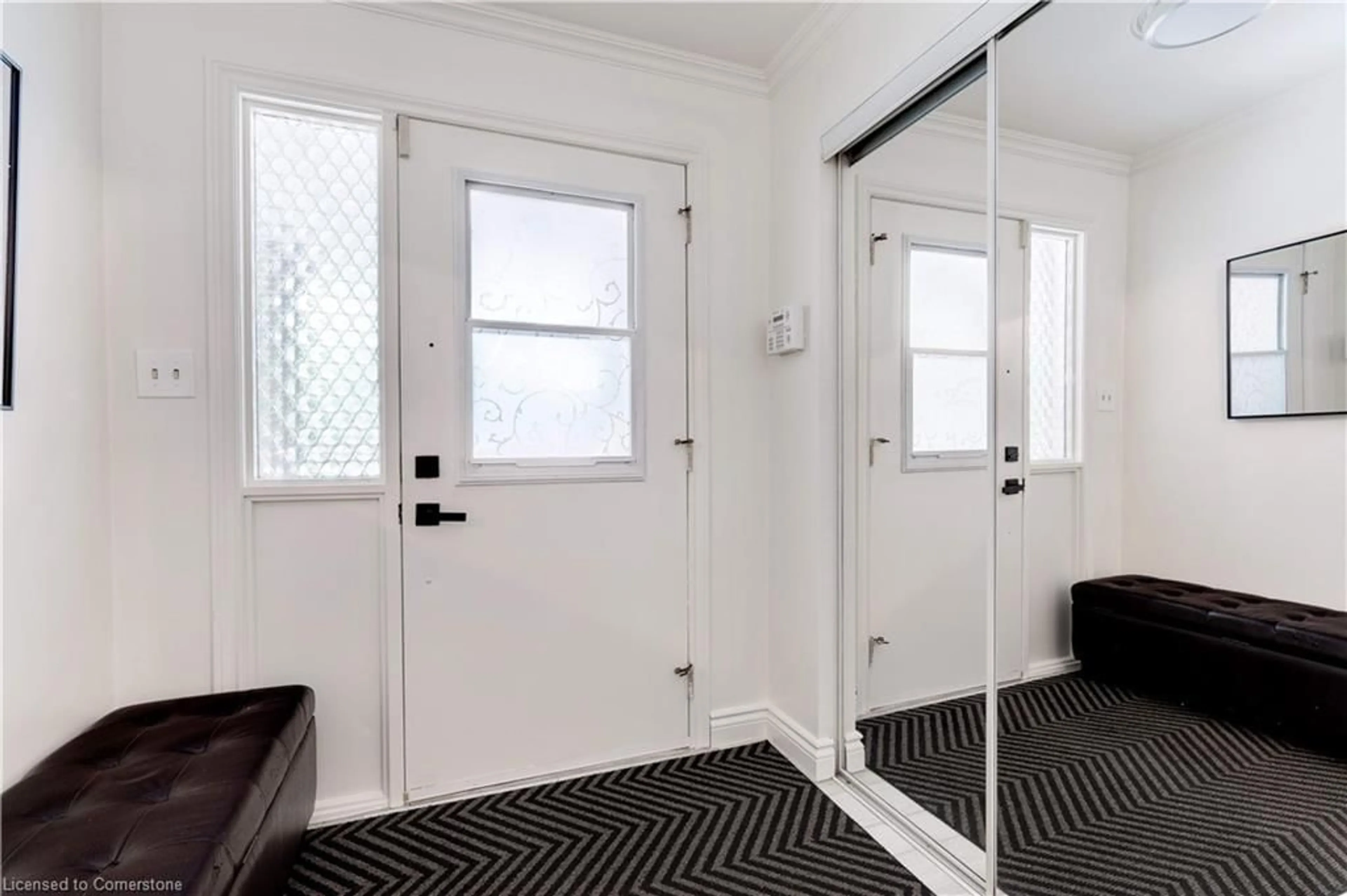 Indoor entryway for 4 Beston Dr, Hamilton Ontario L8T 4V7