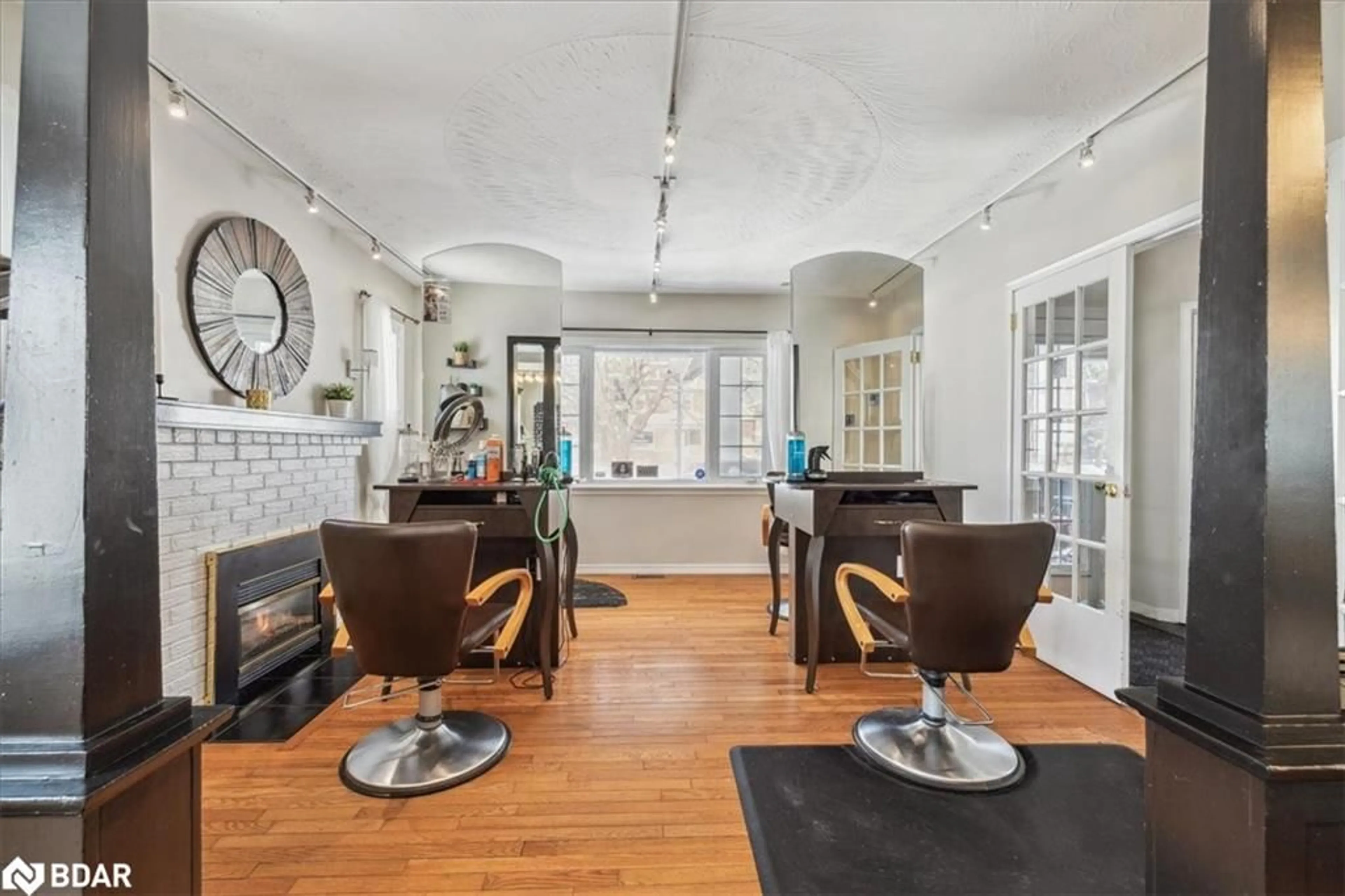 Unknown for 294 Dundas St, Waterdown Ontario L0R 2H0