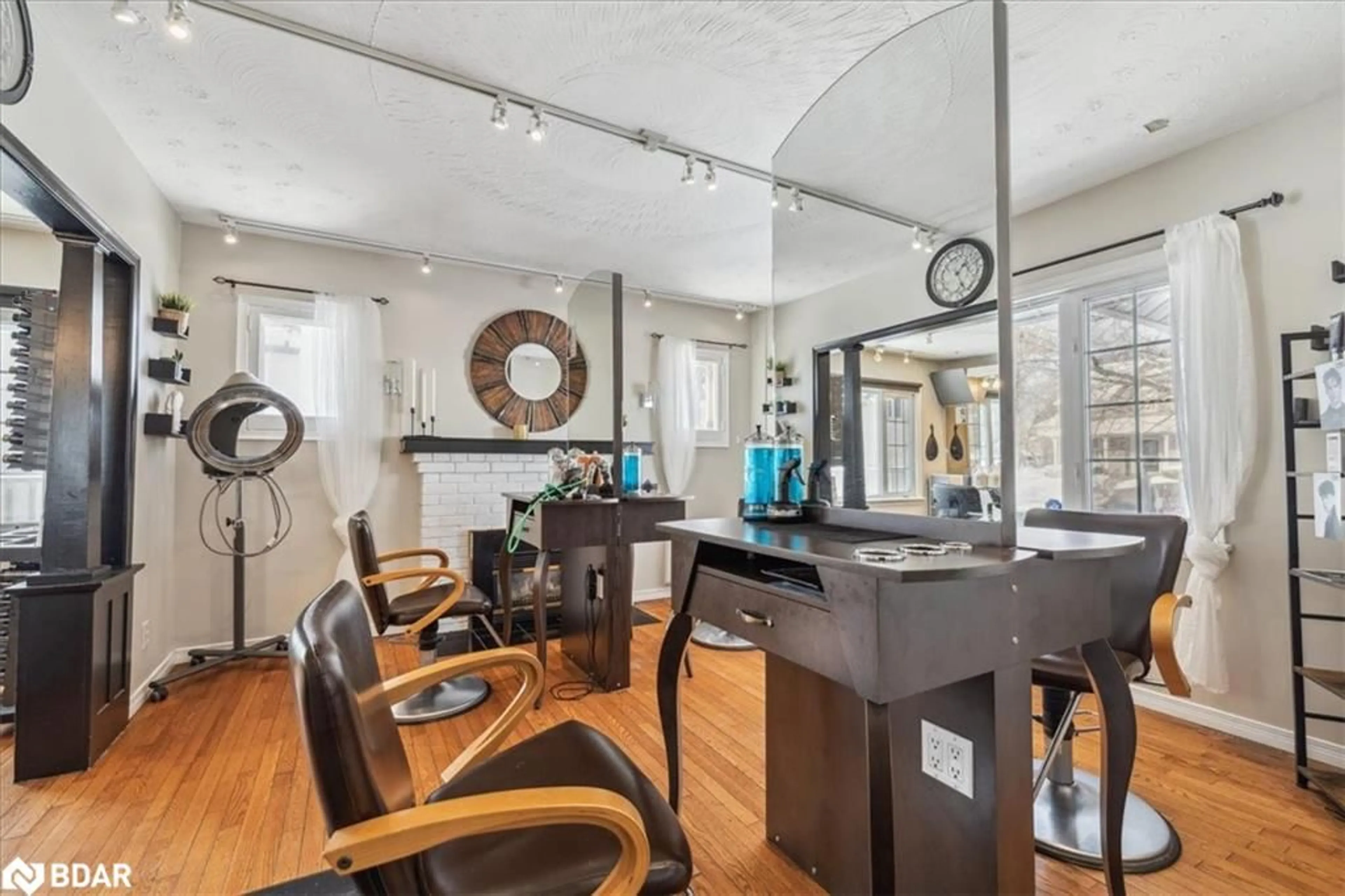 Unknown for 294 Dundas St, Waterdown Ontario L0R 2H0