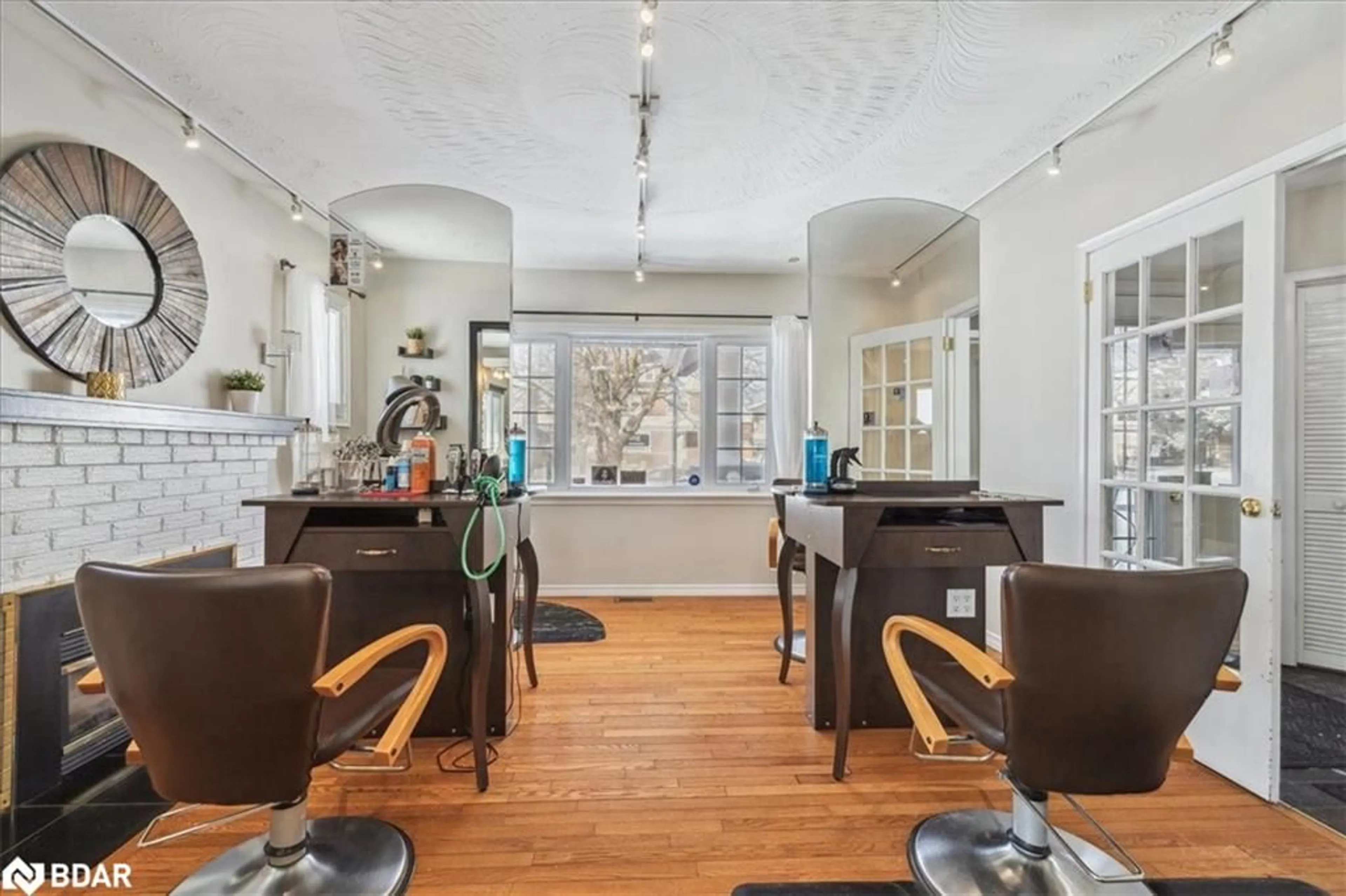 Dining room, unknown for 294 Dundas St, Waterdown Ontario L0R 2H0