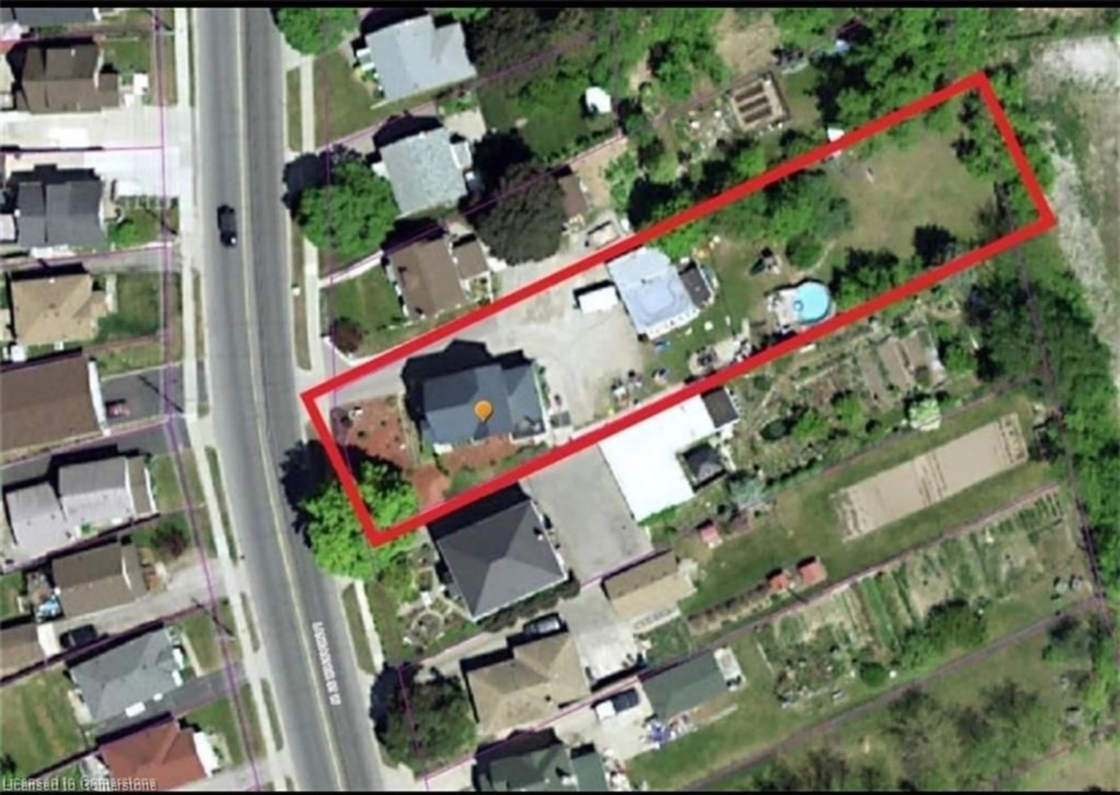 A pic from outside/outdoor area/front of a property/back of a property/a pic from drone, street for 134 Lancaster St, Kitchener Ontario N2H 4T6