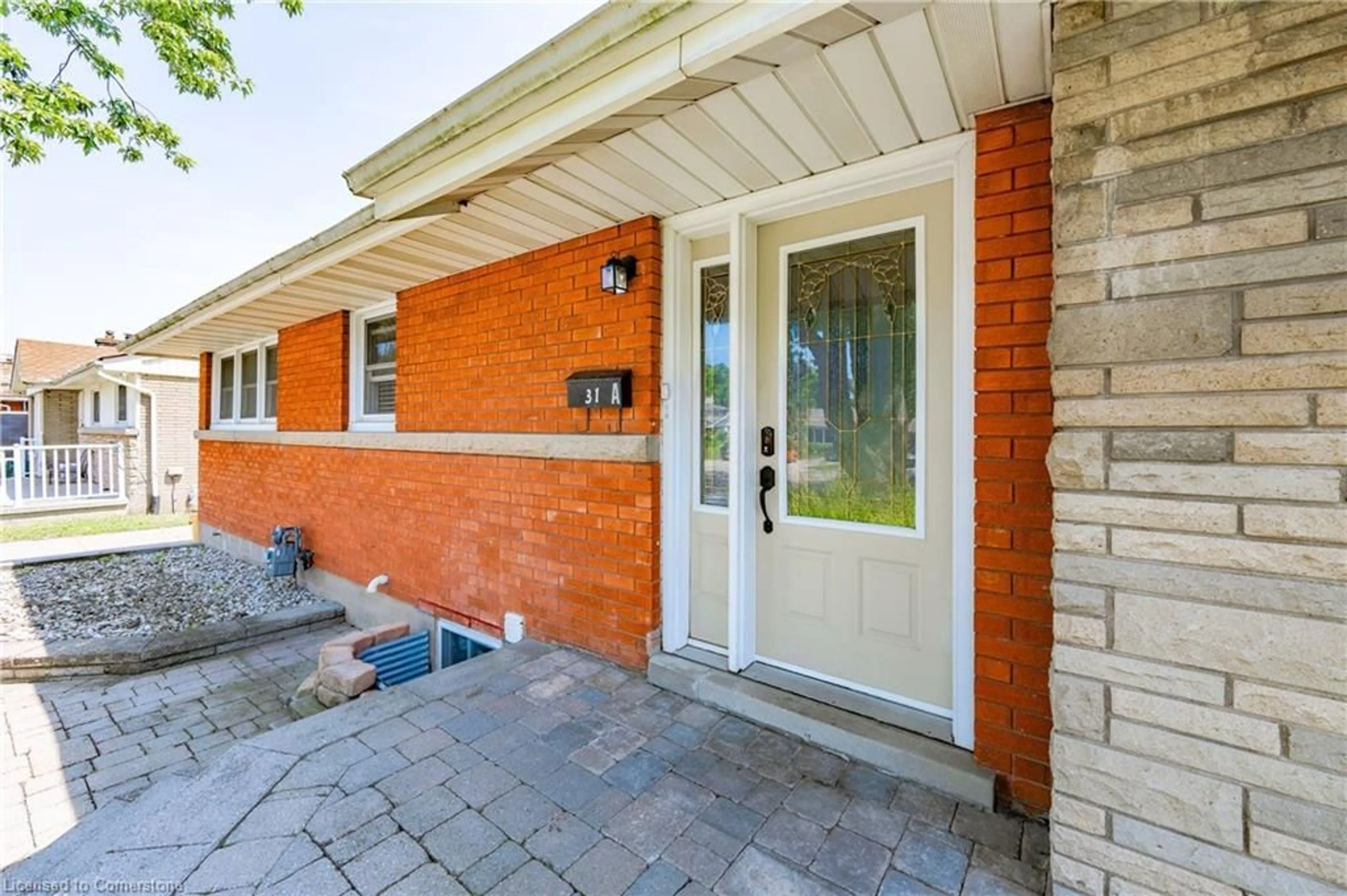 Home with brick exterior material, street for 31 Sharon Ave, Welland Ontario L3C 4M8