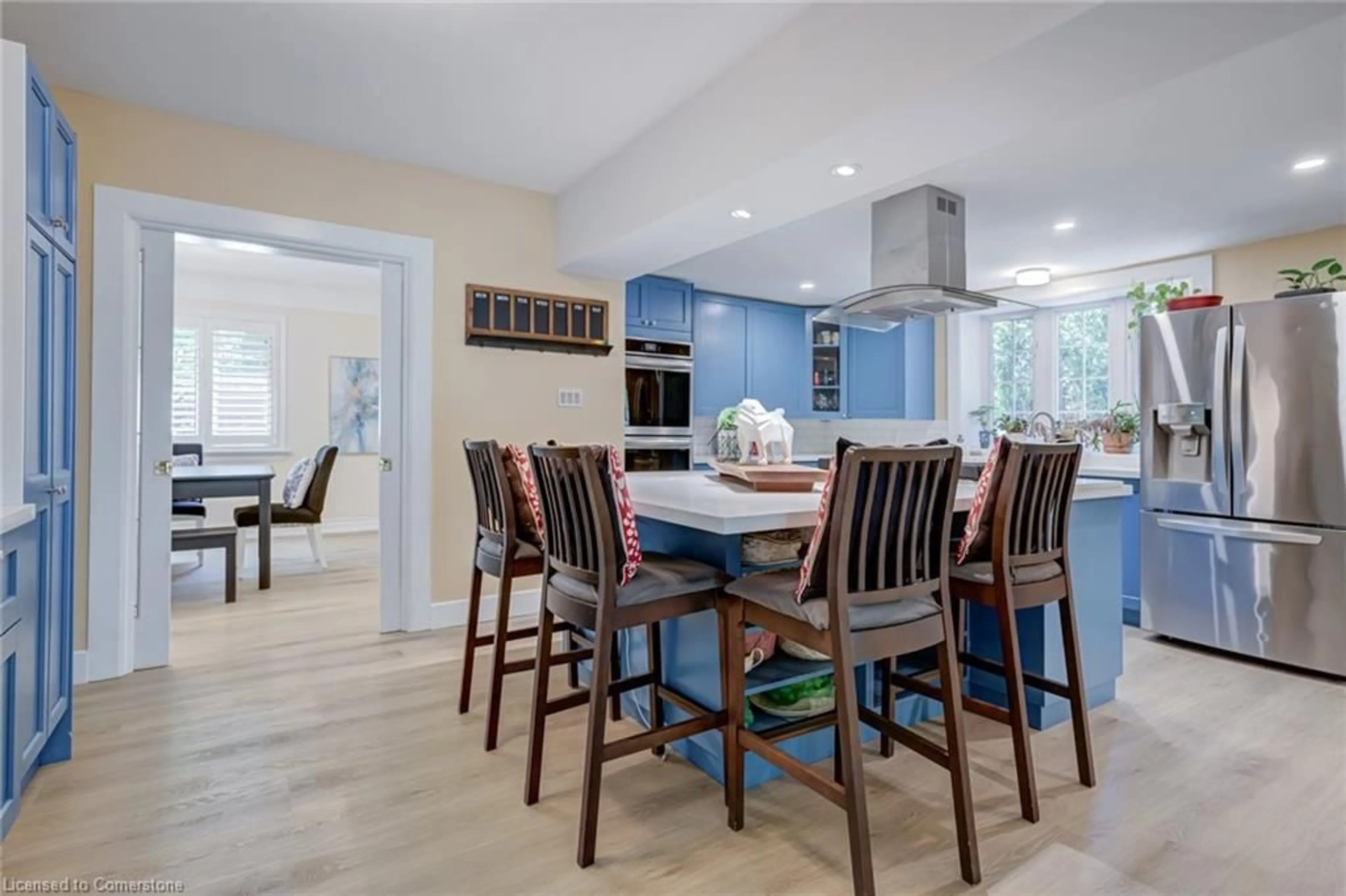Open concept kitchen, unknown for 657 Greenwood Dr, Burlington Ontario L7T 3P2