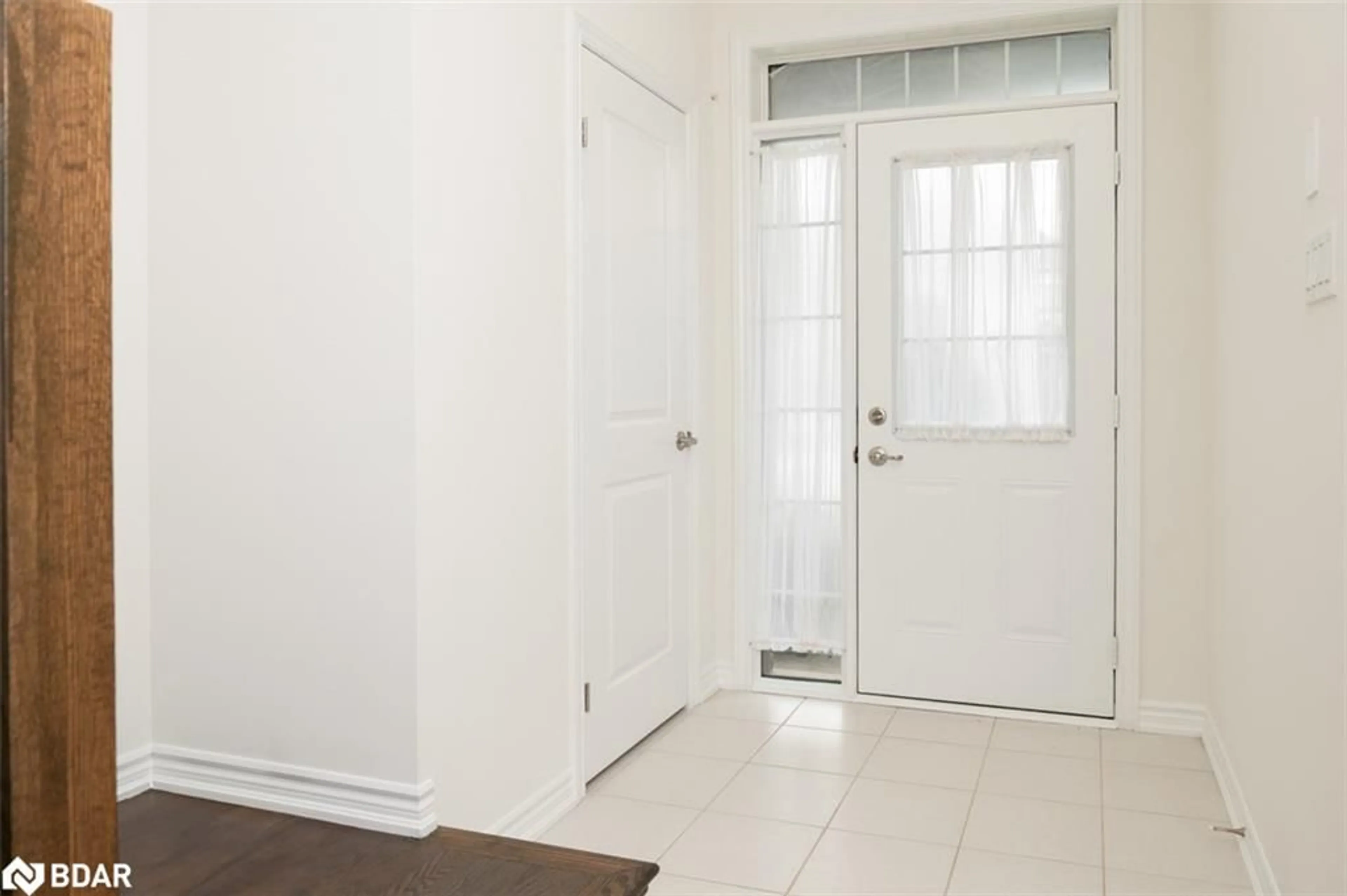 Indoor entryway for 97 Flagg Ave, Paris Ontario N3L 0B5