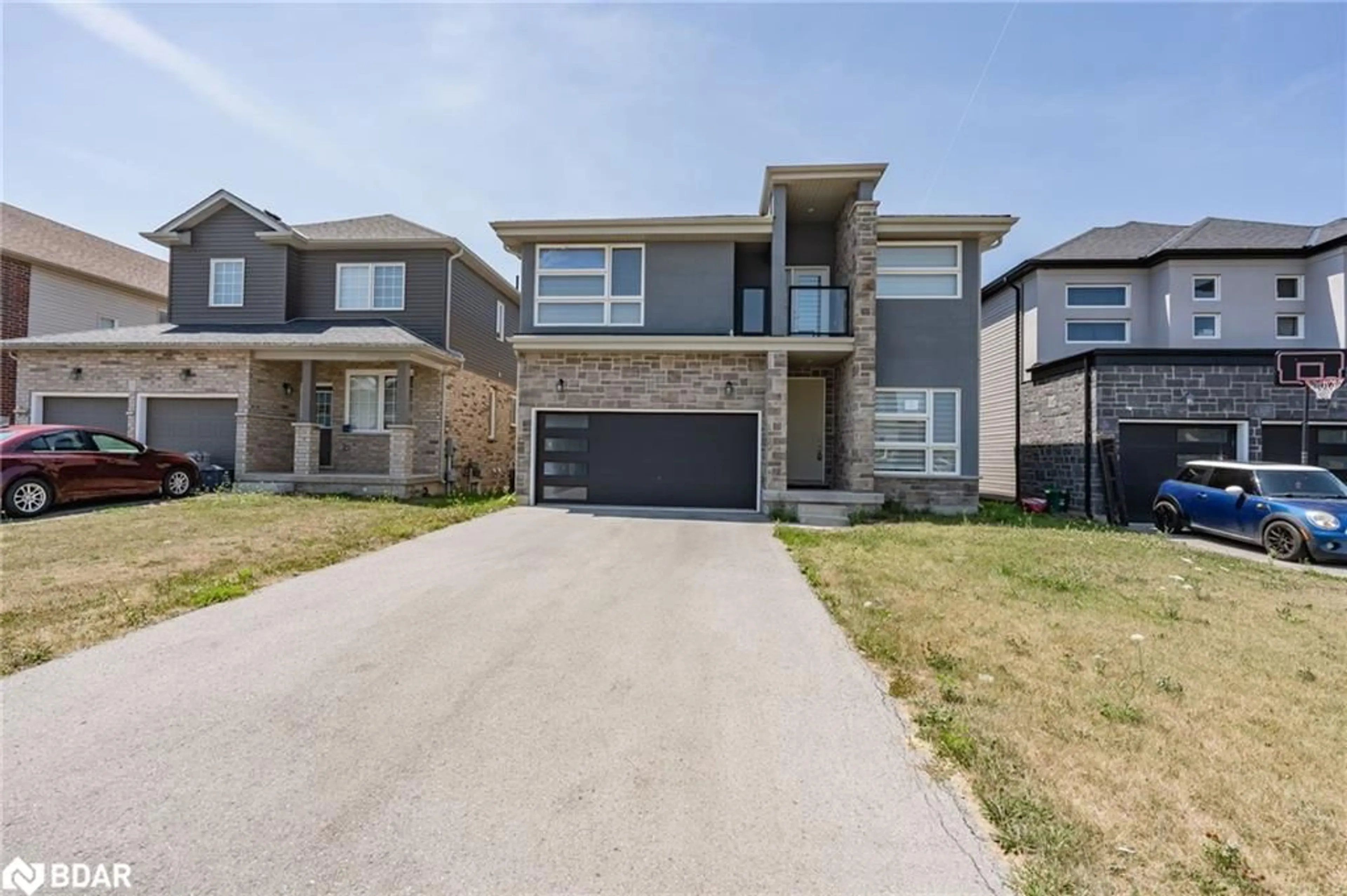 Home with brick exterior material, street for 16 Bethune Ave, Welland Ontario L3B 0H5