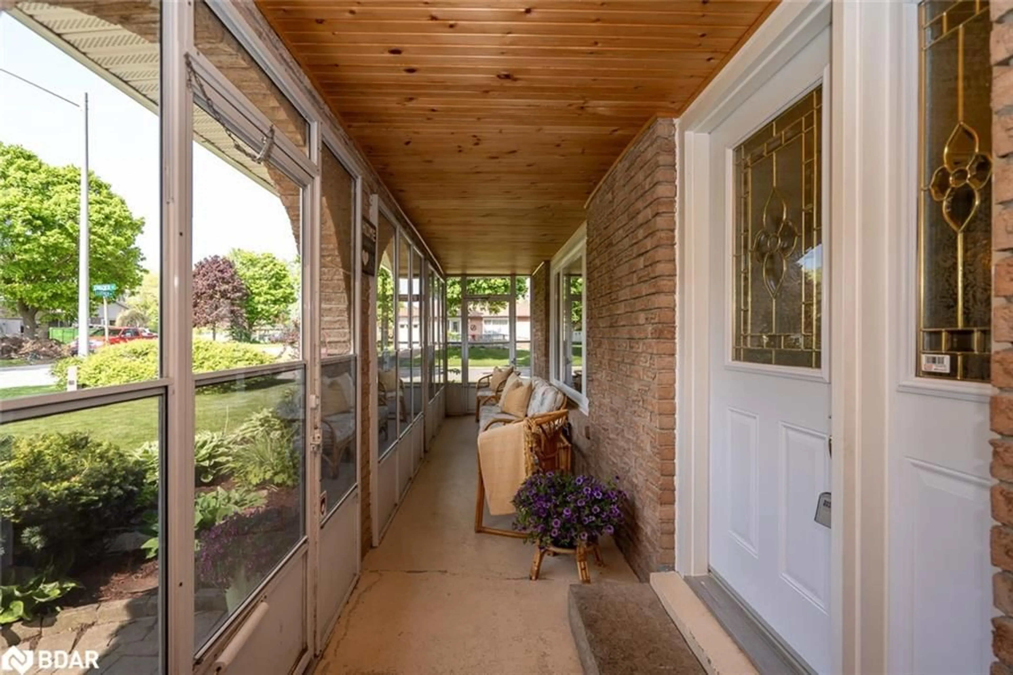 Indoor entryway for 31 Luther Rd, Grand Valley Ontario L9W 5R1