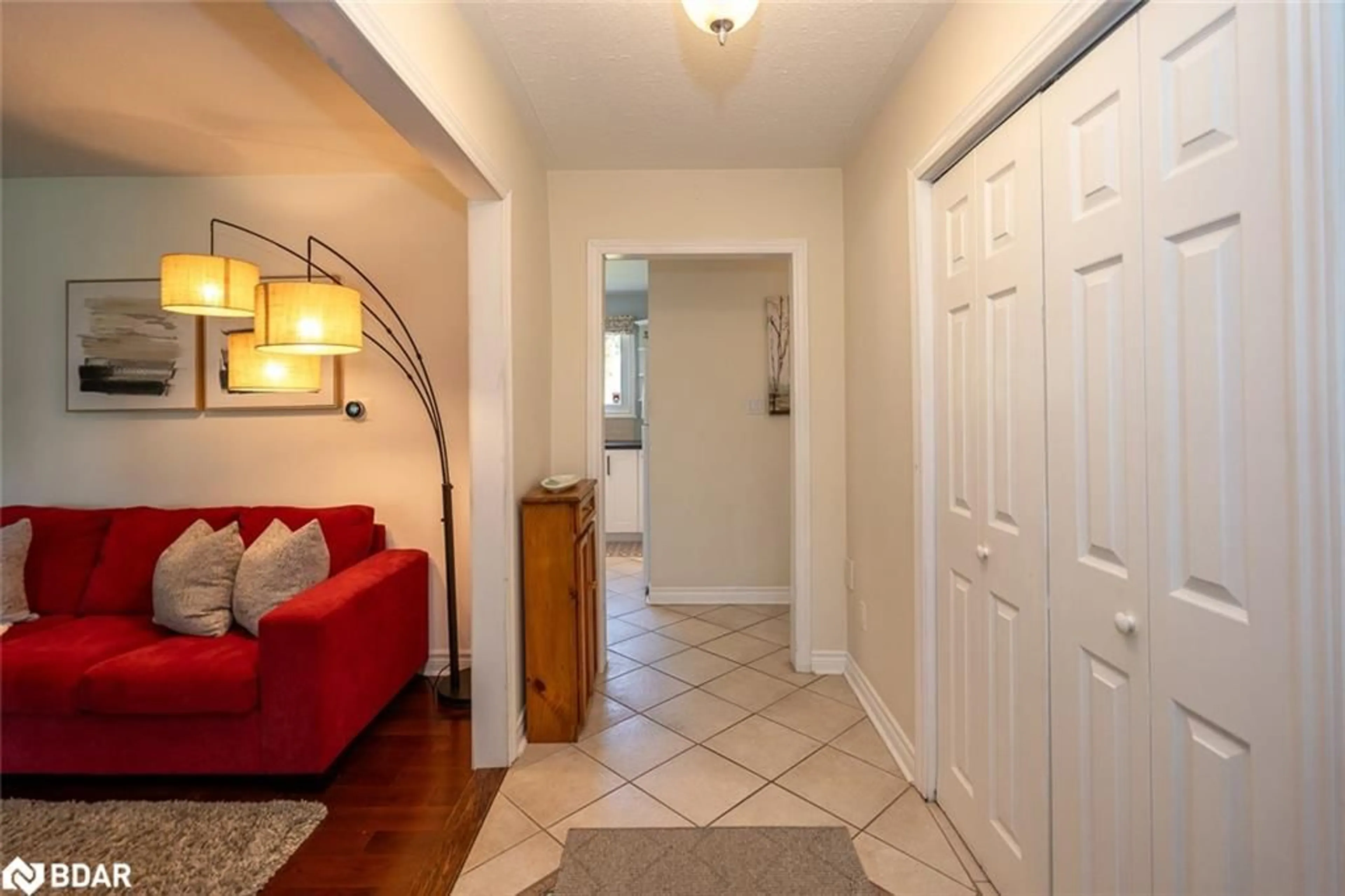 Indoor entryway for 31 Luther Rd, Grand Valley Ontario L9W 5R1