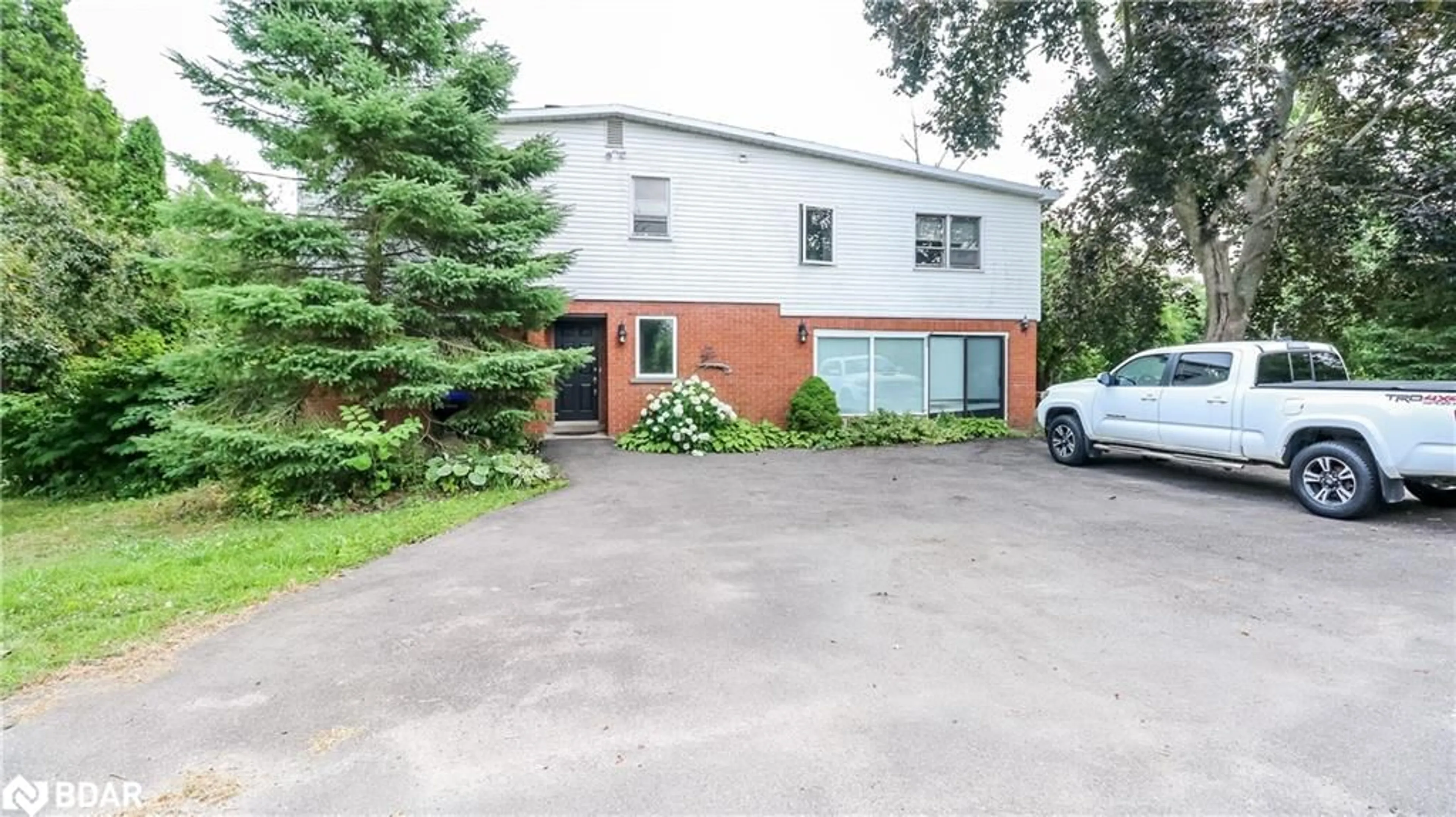 Unknown for 953 Ridge Rd, Oro-Medonte Ontario L0L 2E0