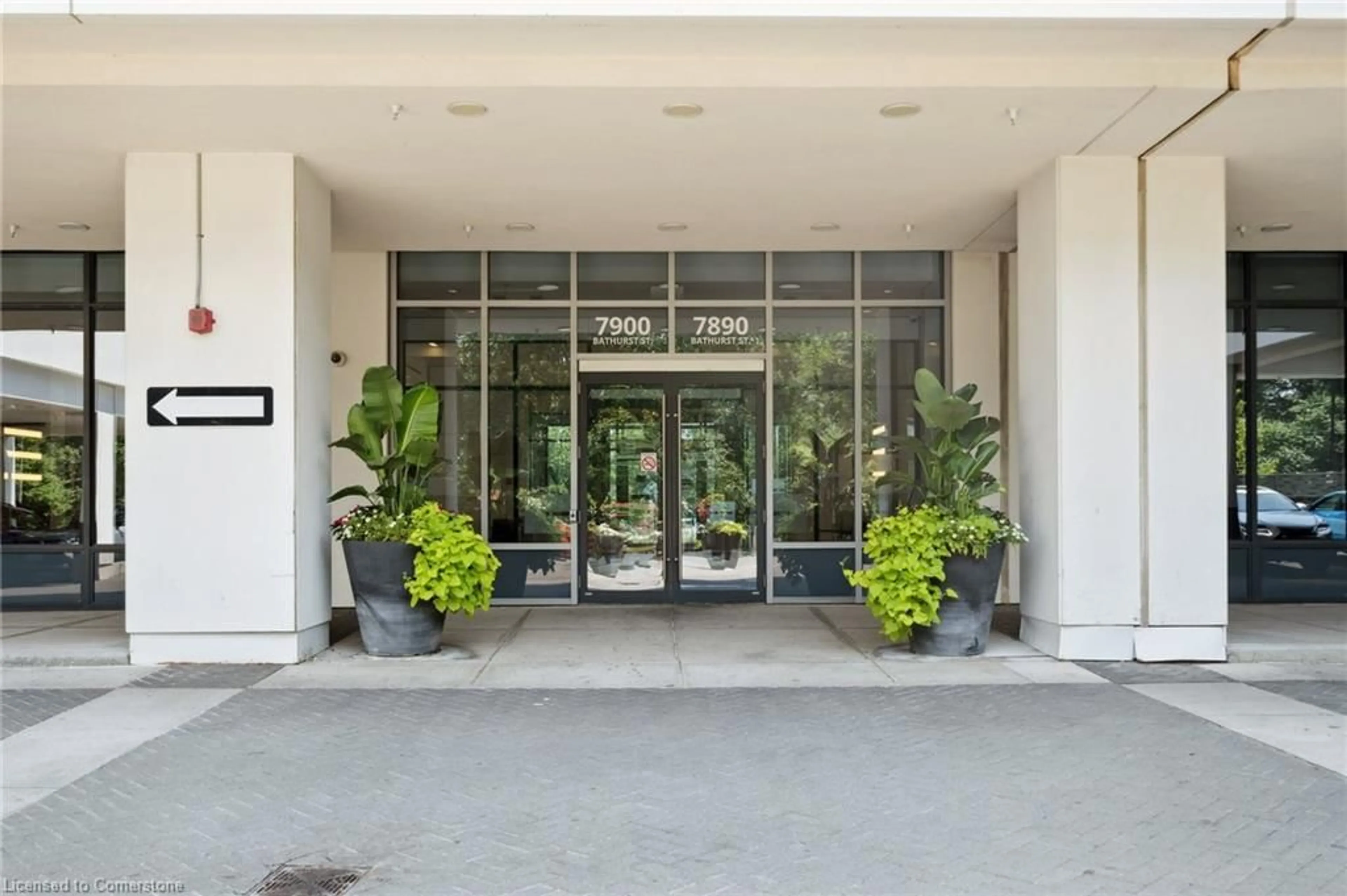Indoor foyer for 7900 Bathurst St #229, Thornhill Ontario L4J 0J9