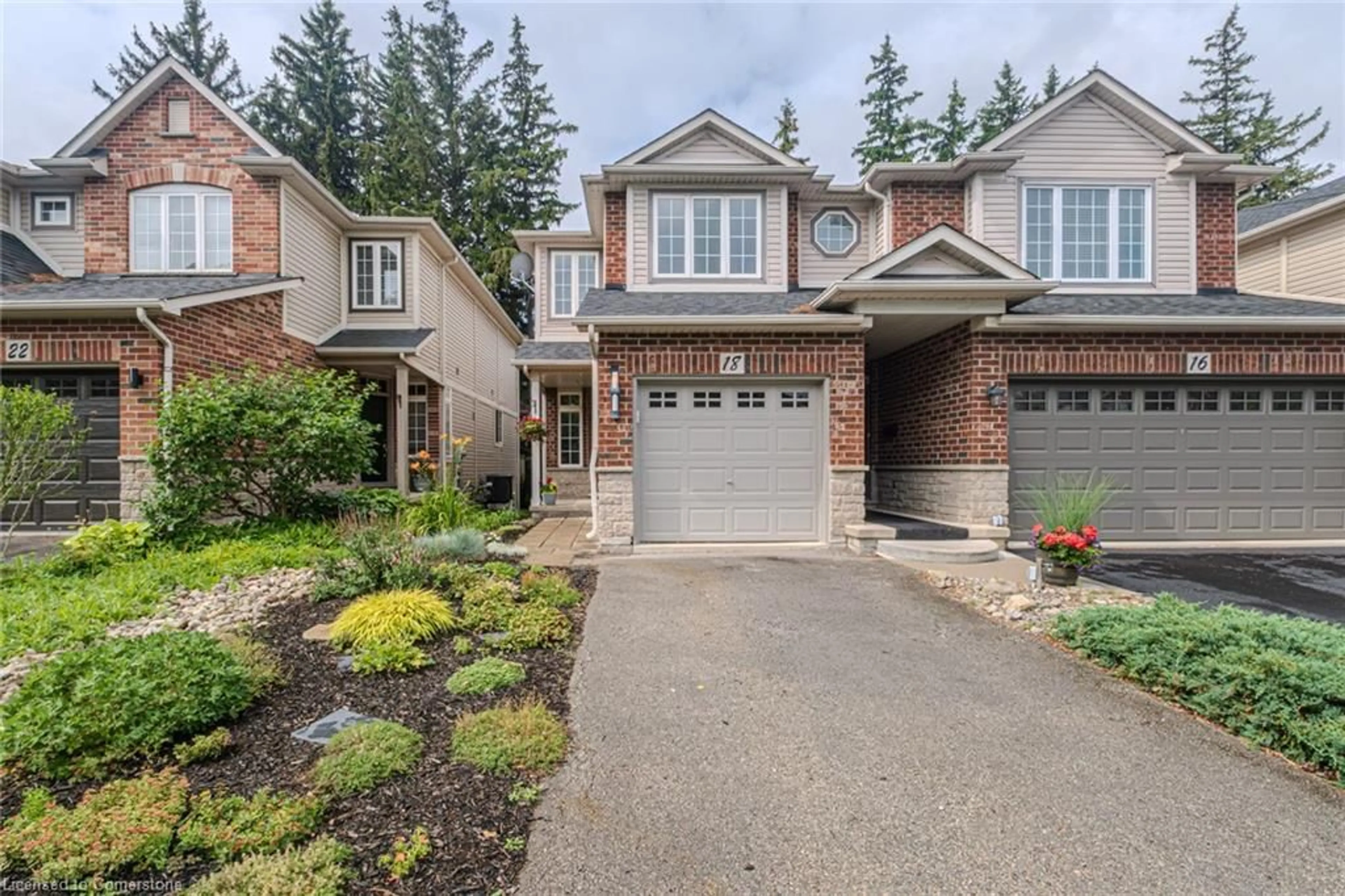 Home with brick exterior material, street for 18 Sunnycroft Crt, Waterdown Ontario L0R 2H4