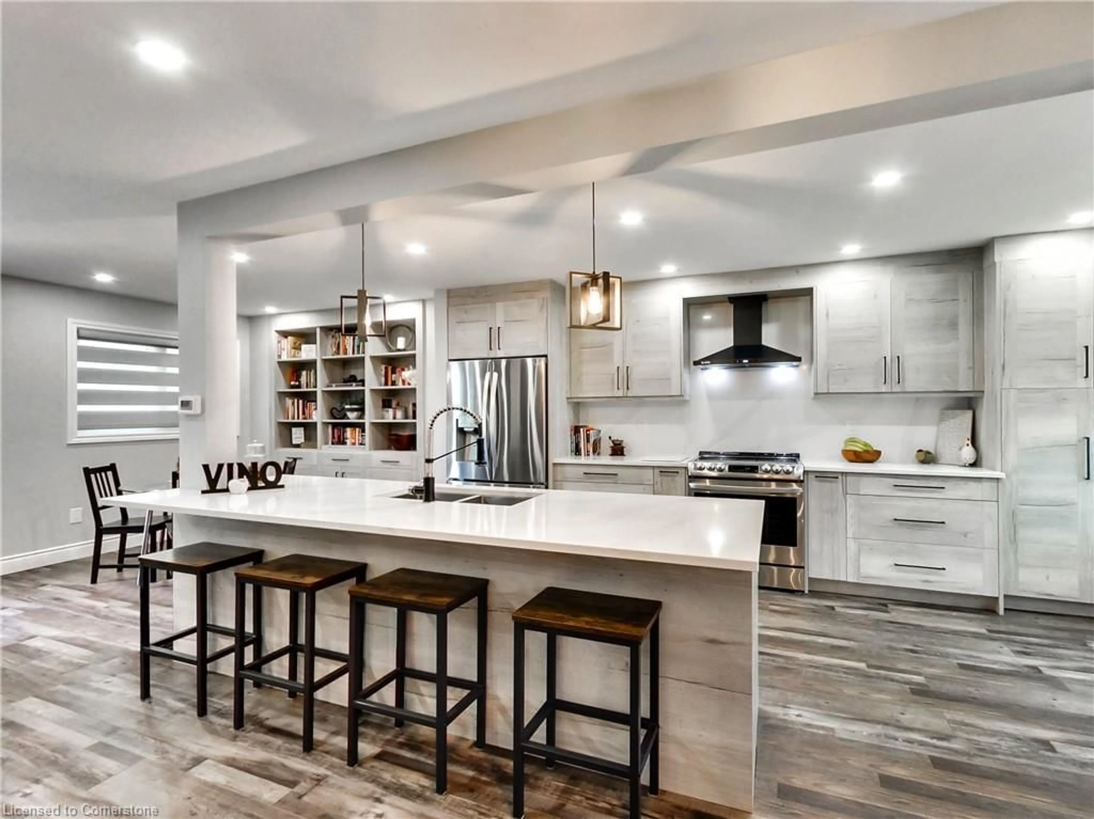 Open concept kitchen, unknown for 22 Hedgelawn Dr, Grimsby Ontario L3M 5G9