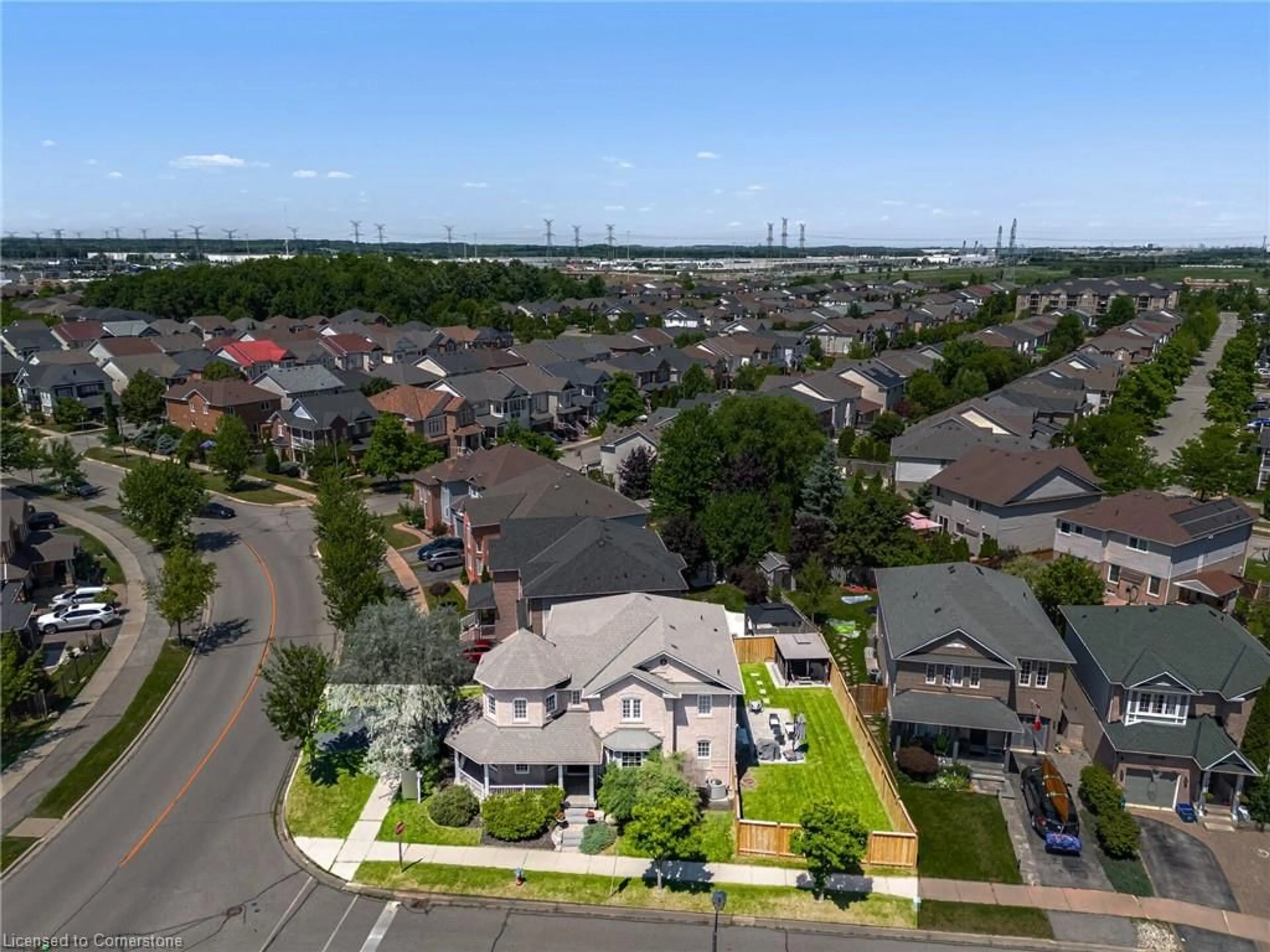 A pic from outside/outdoor area/front of a property/back of a property/a pic from drone, street for 160 Dixon Dr, Milton Ontario L9T 5R7