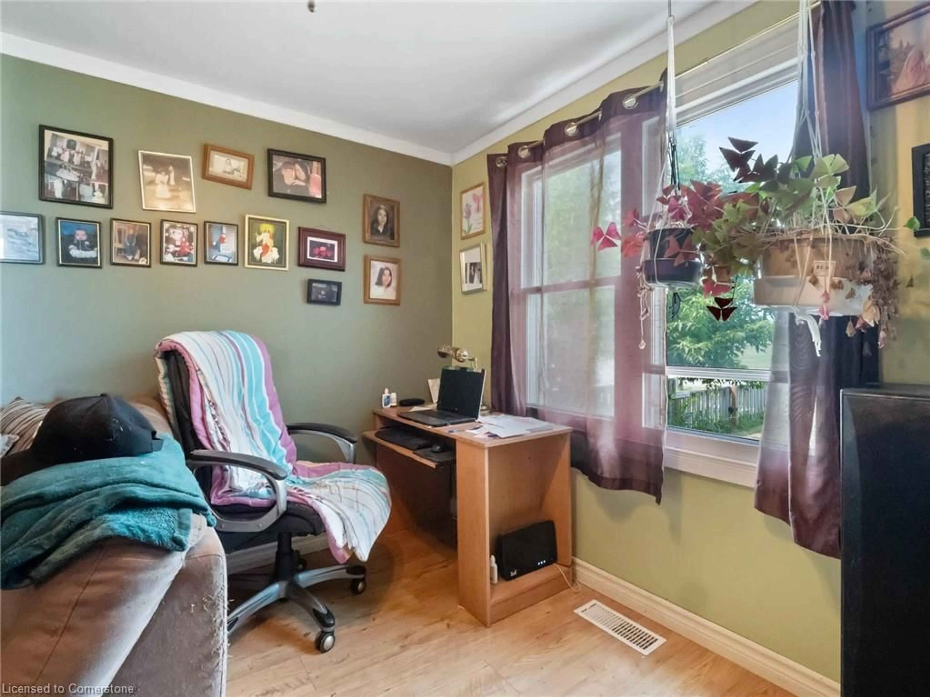 A pic of a room for 567 Killaly St St, Port Colborne Ontario L3K 2J8