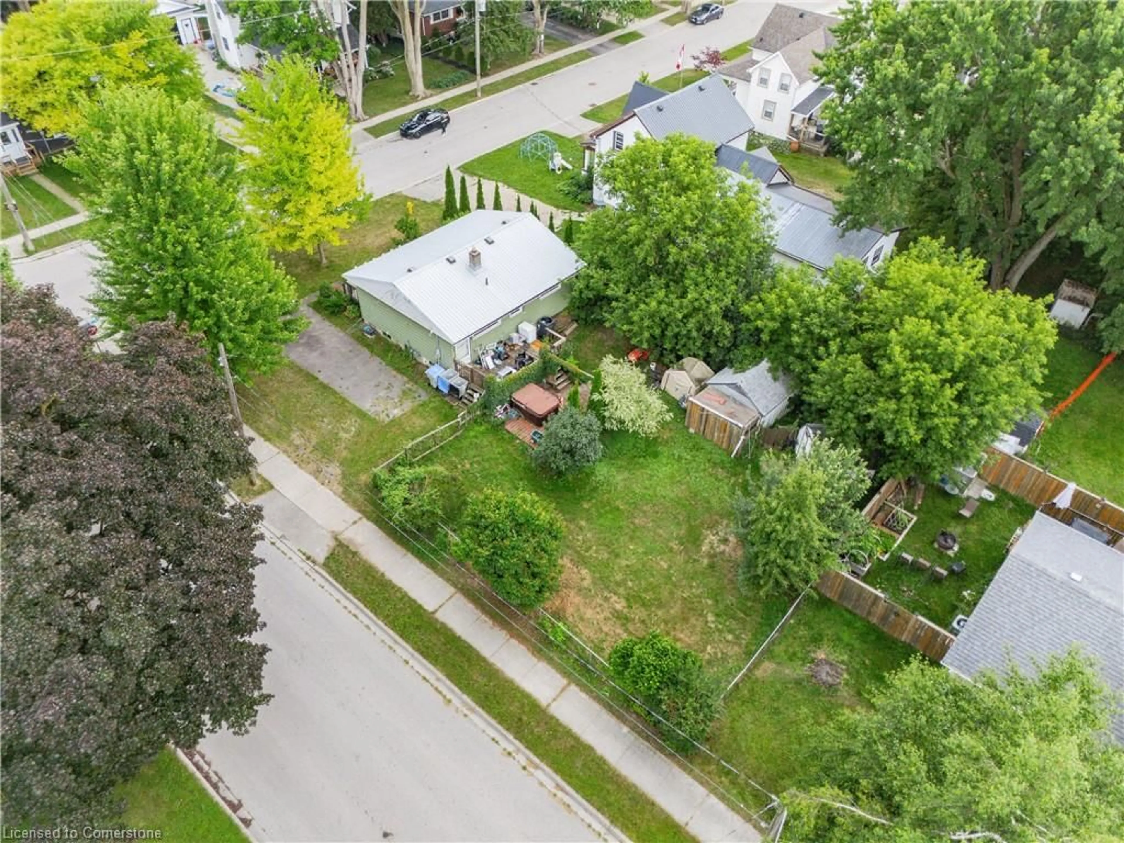 A pic from outside/outdoor area/front of a property/back of a property/a pic from drone, street for 585 Richmond Ave, Listowel Ontario N4W 2Z4