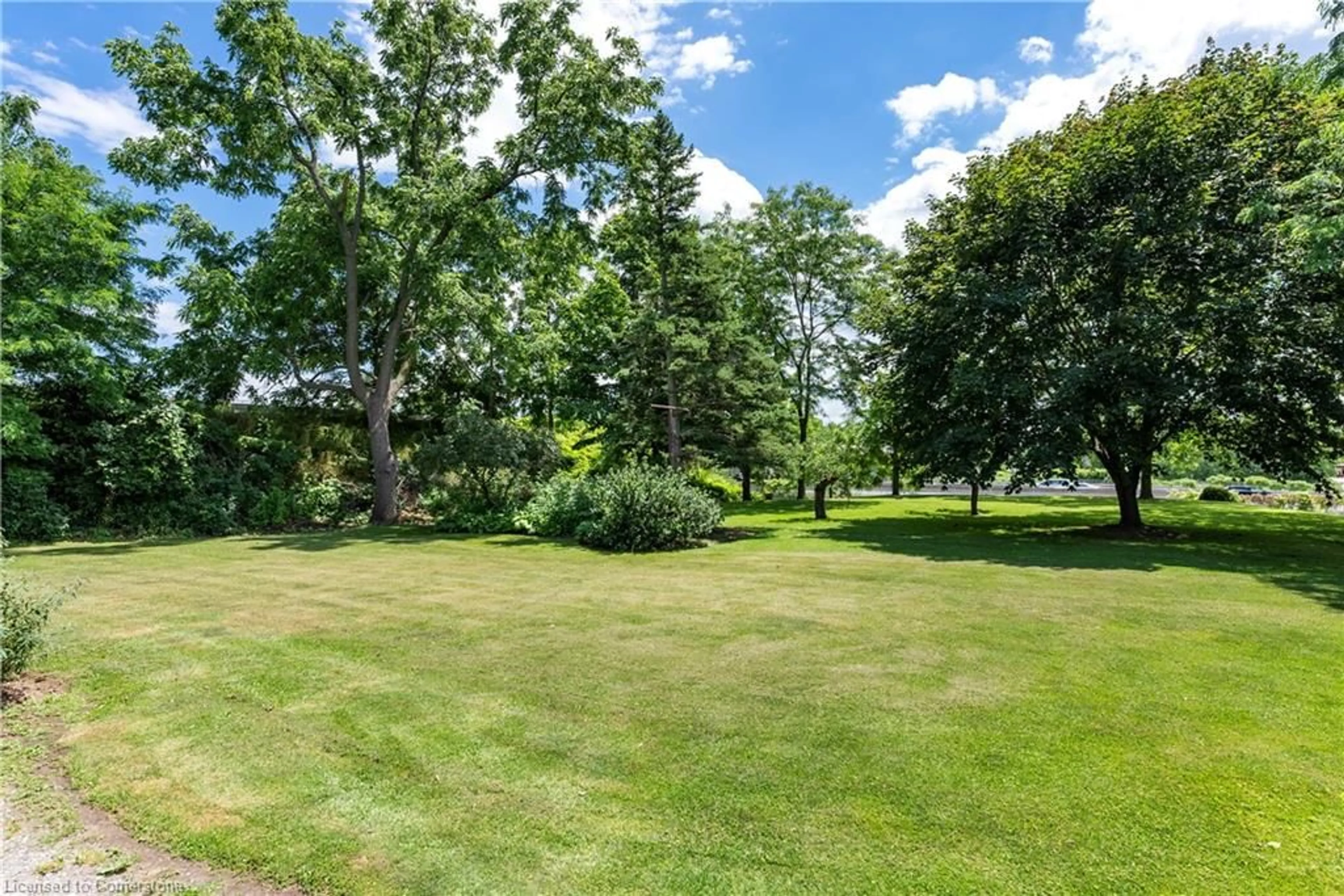 Patio, water/lake/river/ocean view for 5400 North Service Rd, Beamsville Ontario L0R 1B3