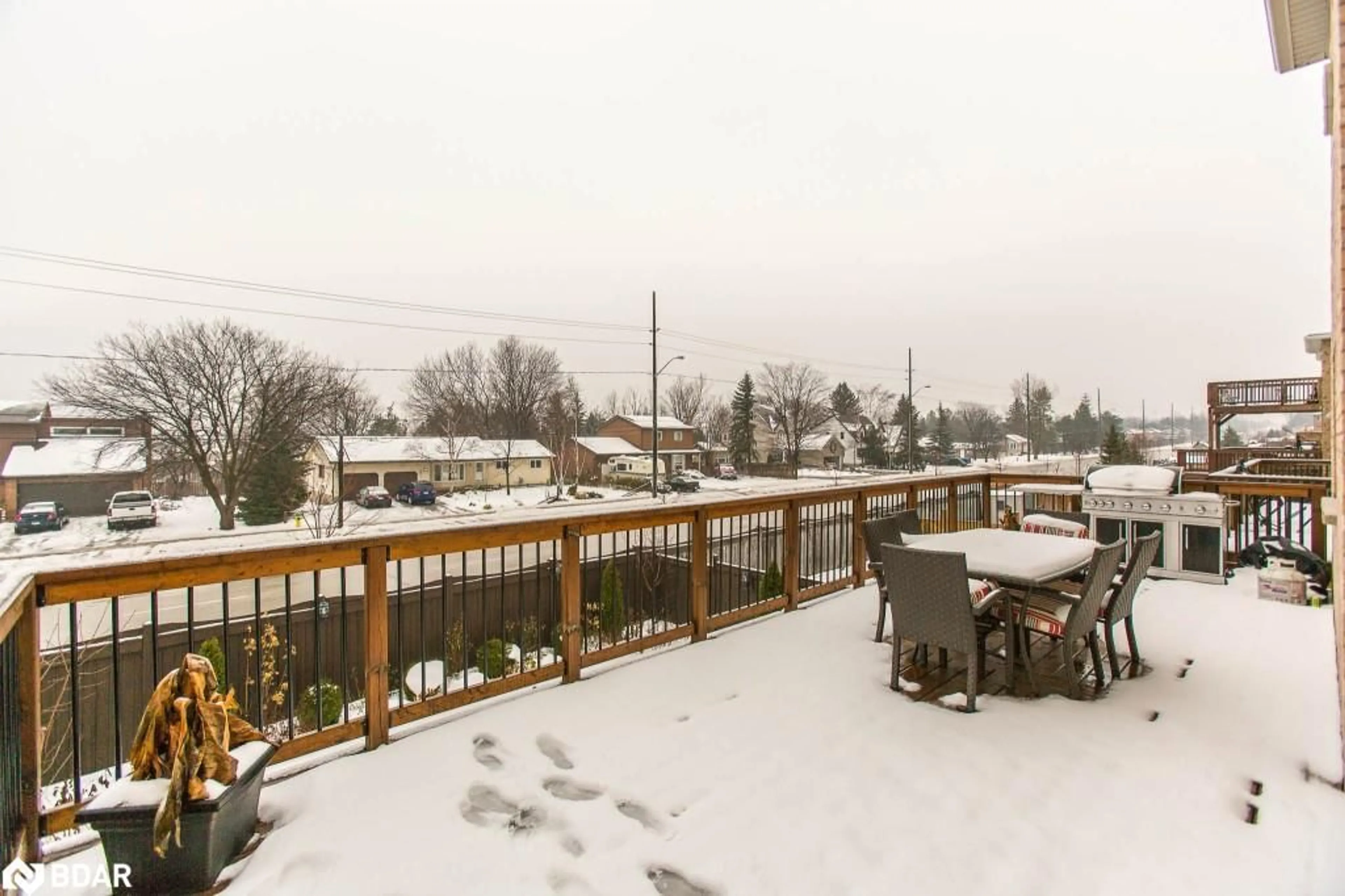 Patio, mountain view for 62 Dunnett Dr, Barrie Ontario L4N 0J6