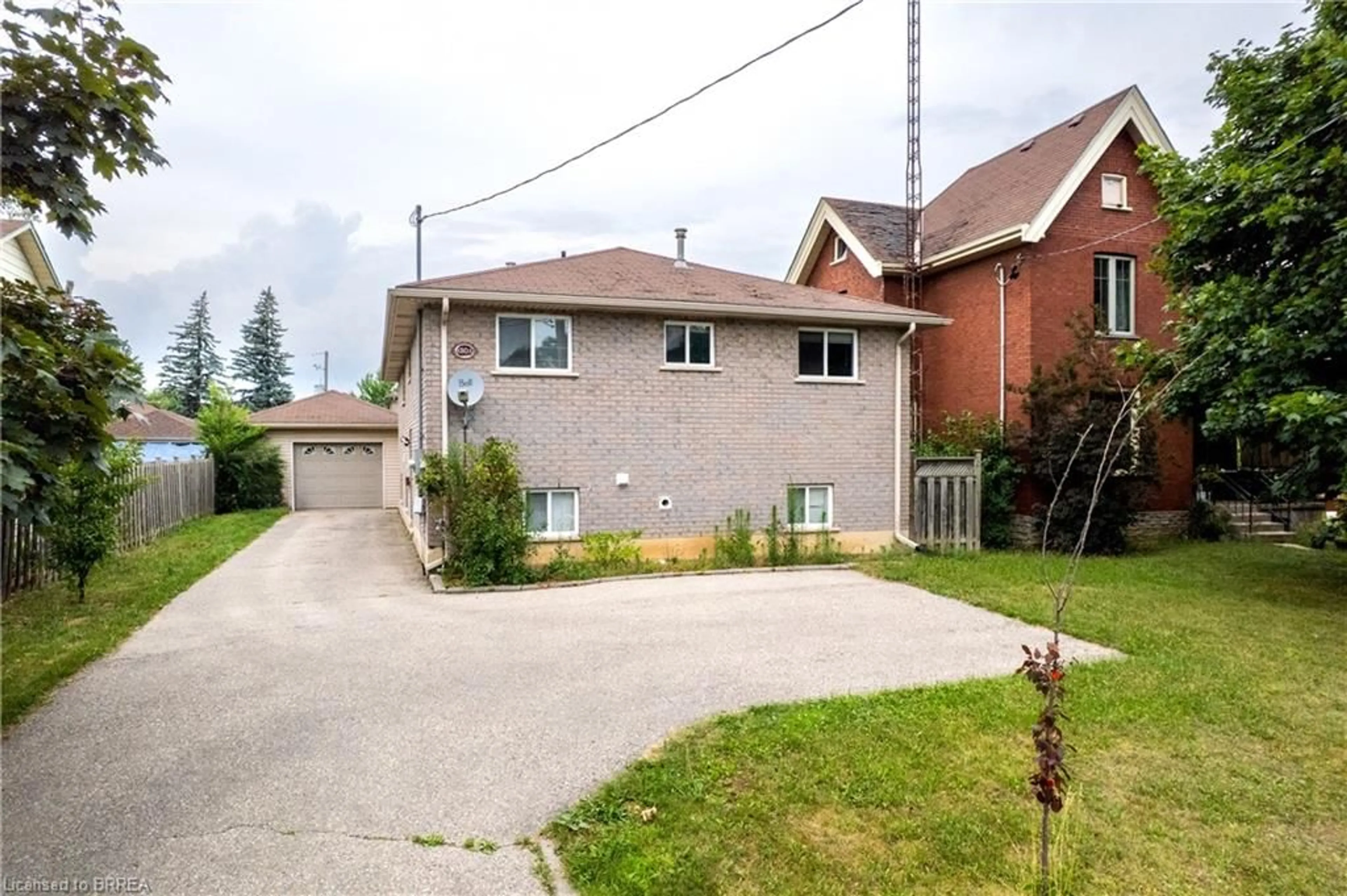 Unknown for 880 A Colborne St, Brantford Ontario N3S 3T1