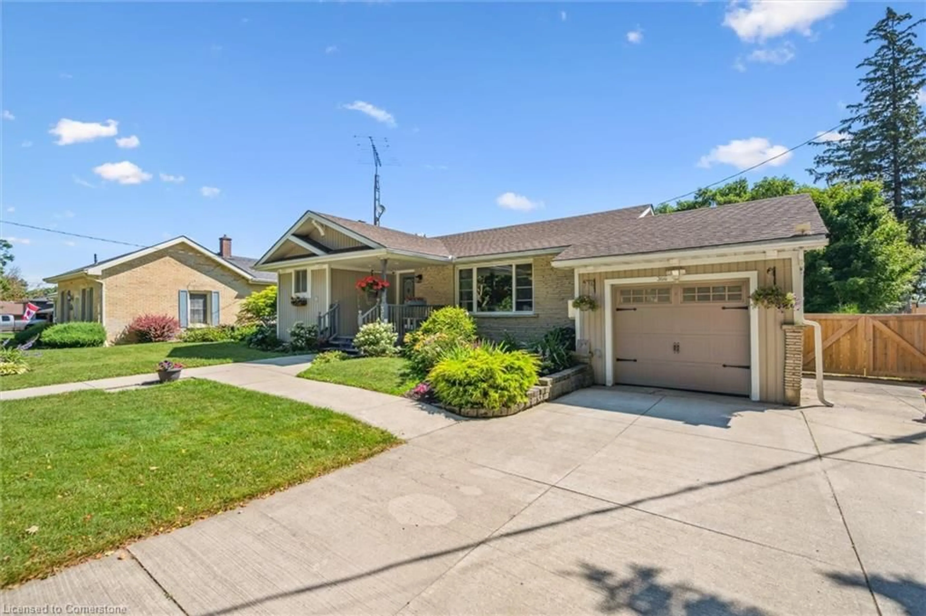 Home with vinyl exterior material, street for 366 Peel St, Mount Forest Ontario N0G 2L3