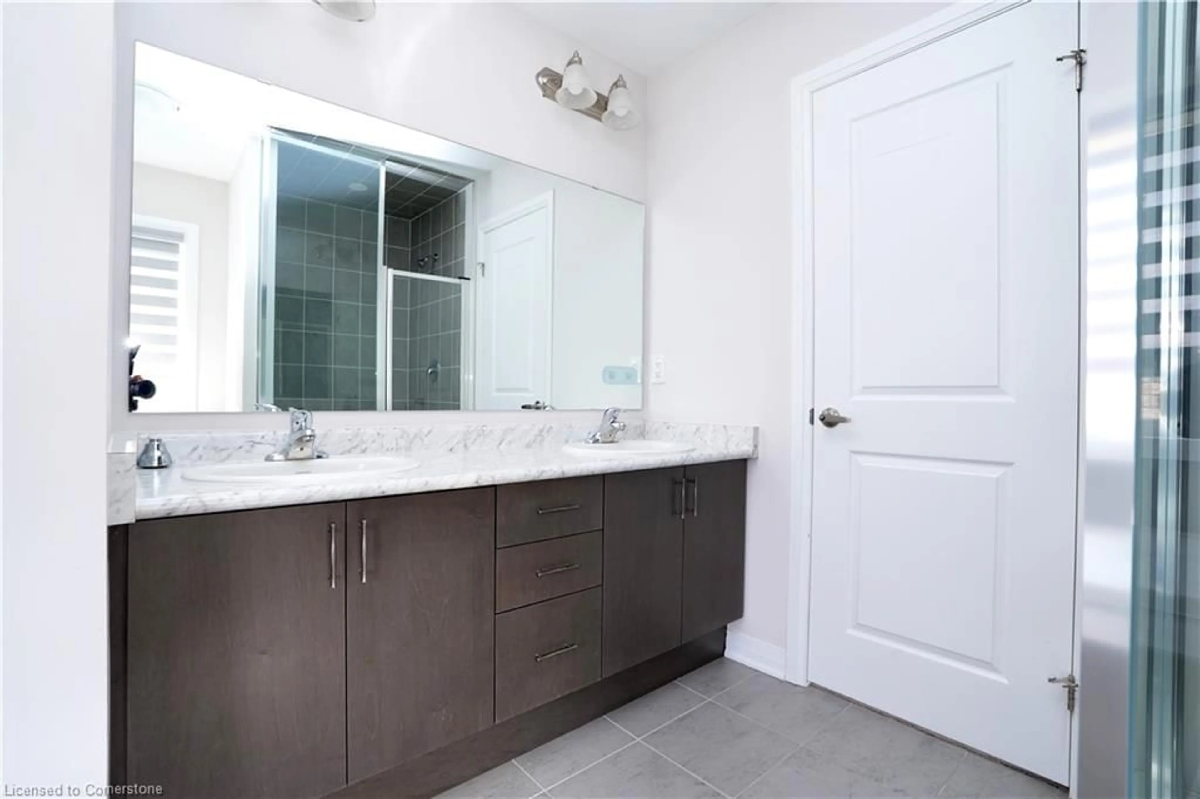 Contemporary bathroom, ceramic/tile floor for 14 Prince Philip Boulevard Blvd, Ayr Ontario N0B 1E0
