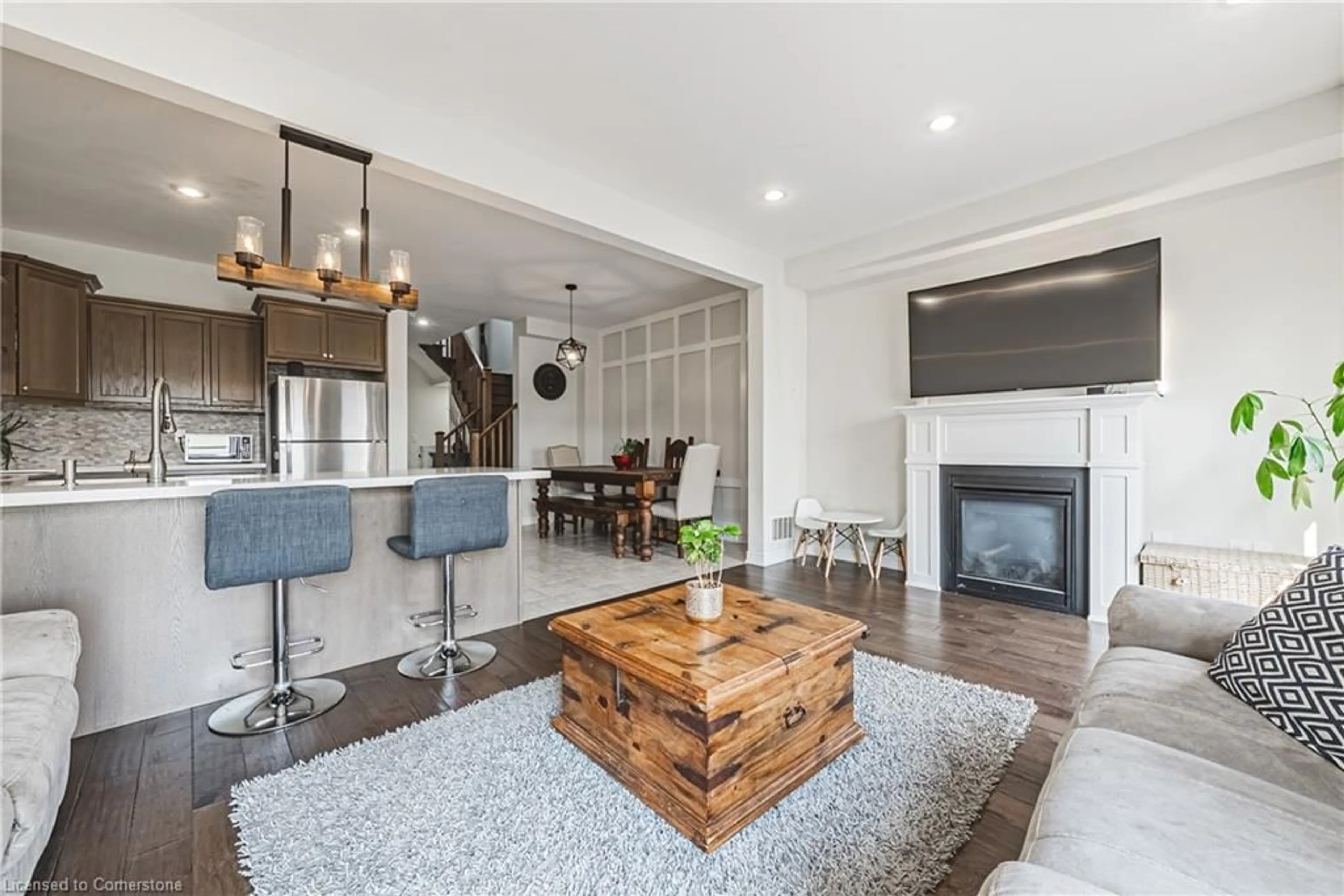 Open concept kitchen, unknown for 157 Lormont Blvd, Stoney Creek Ontario L8J 0K2