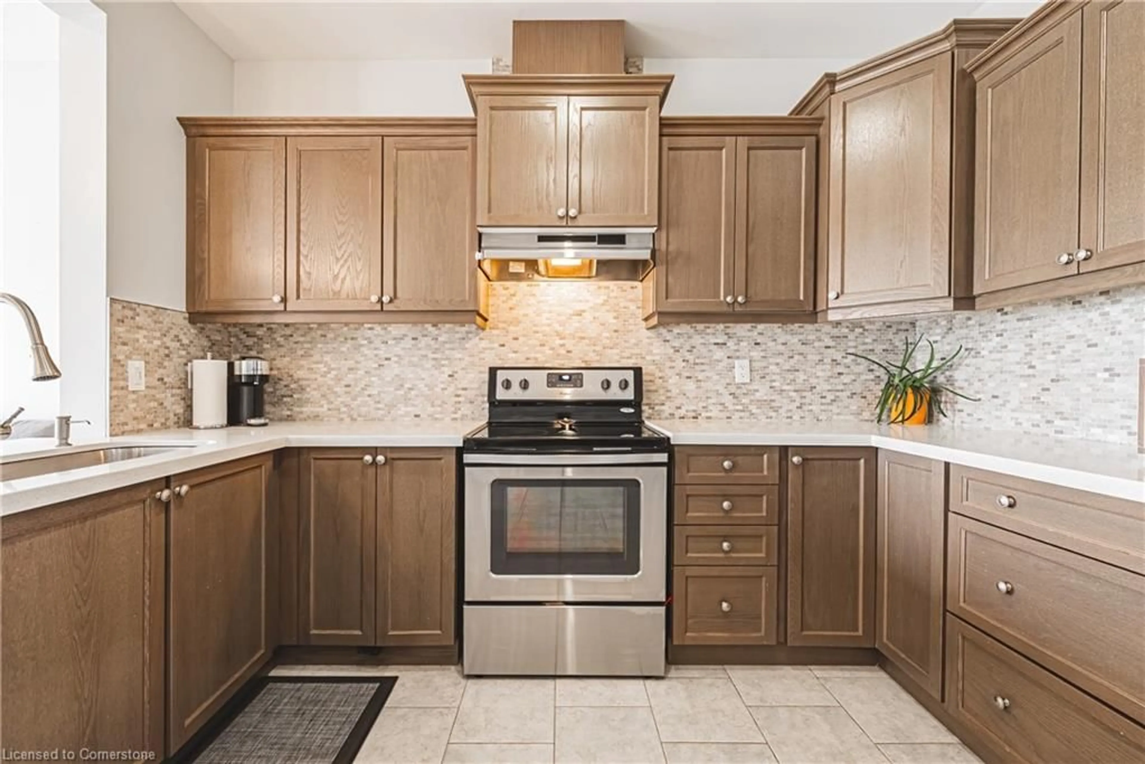 Standard kitchen, ceramic/tile floor for 157 Lormont Blvd, Stoney Creek Ontario L8J 0K2