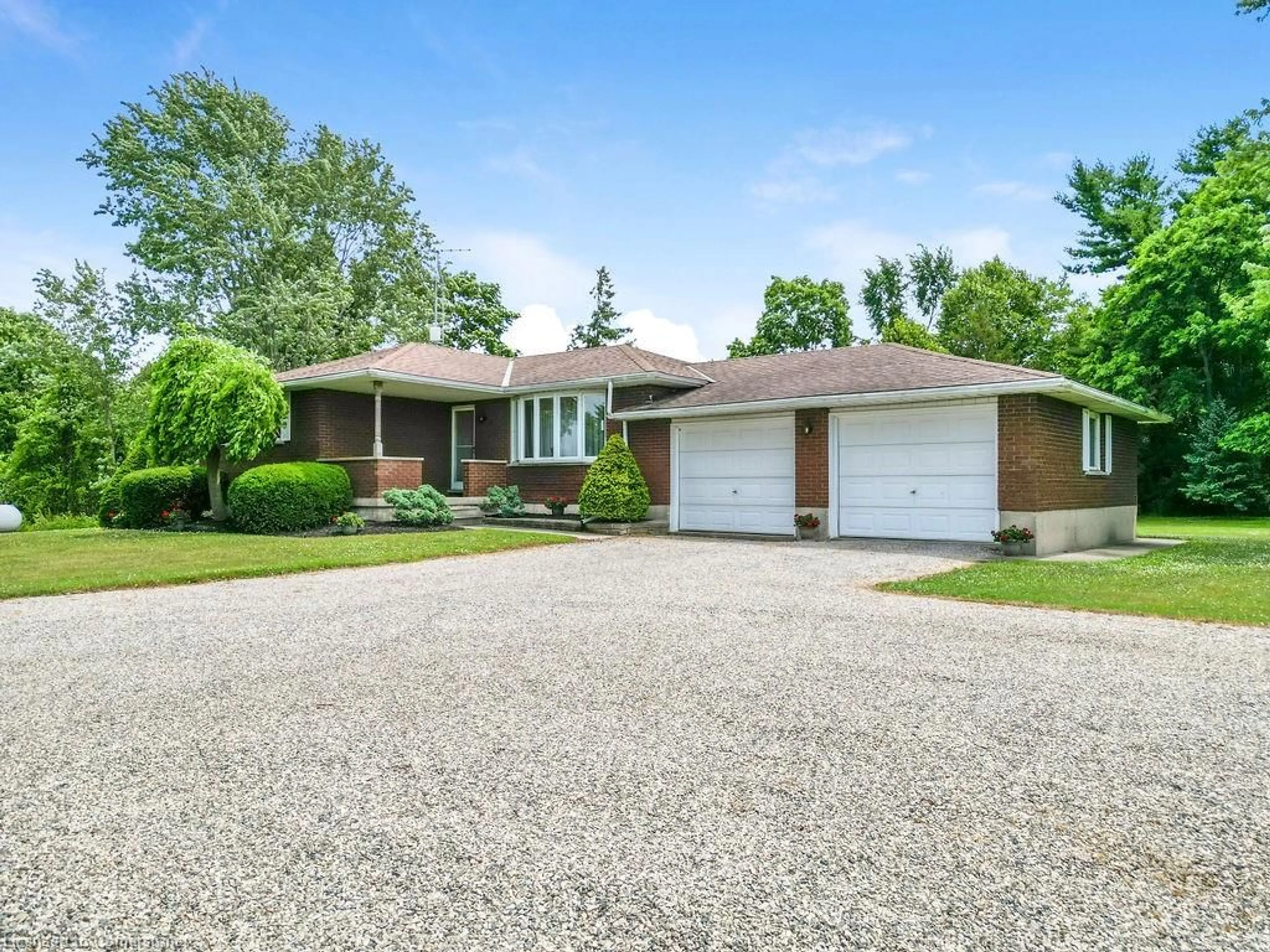 Home with brick exterior material, street for 881 Kings Row, Dunnville Ontario N1A 2W8