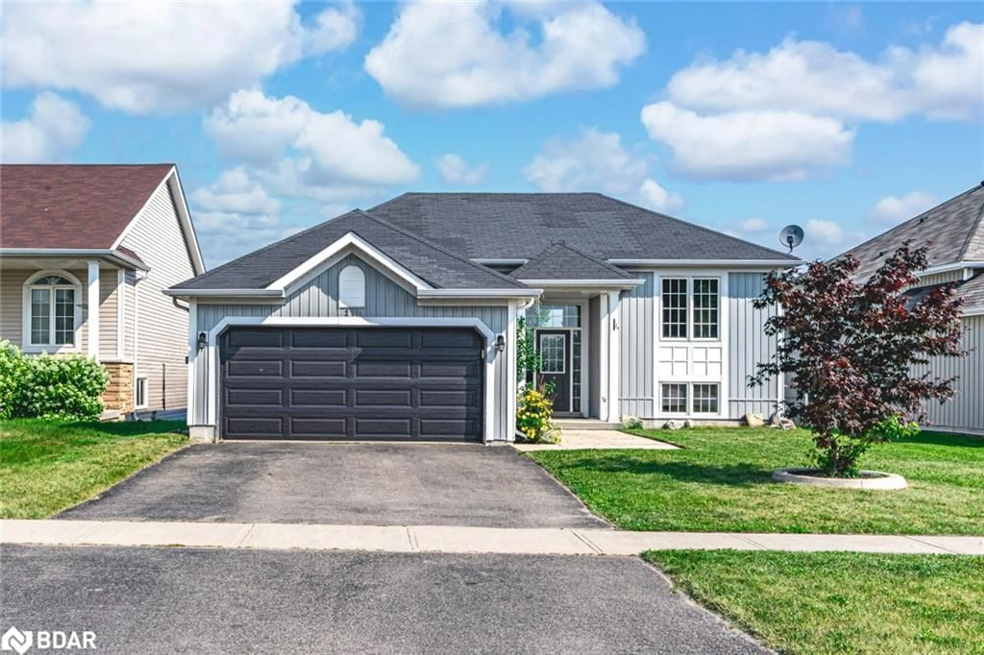 Home with vinyl exterior material, street for 283 Regina St, Stayner Ontario L0M 1S0