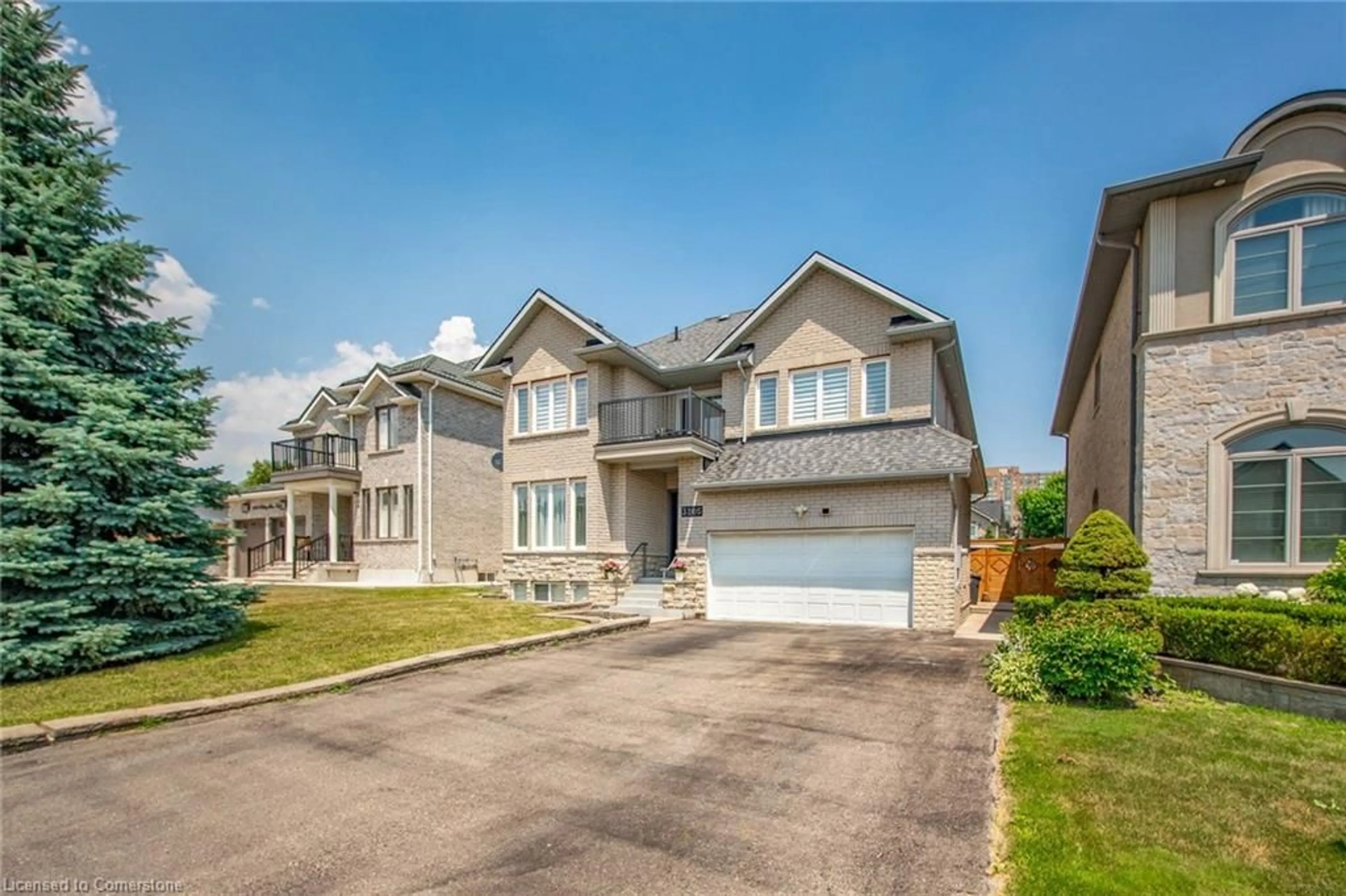 Home with vinyl exterior material, street for 3205 Rolling Stone Crt, Mississauga Ontario L5B 4G5