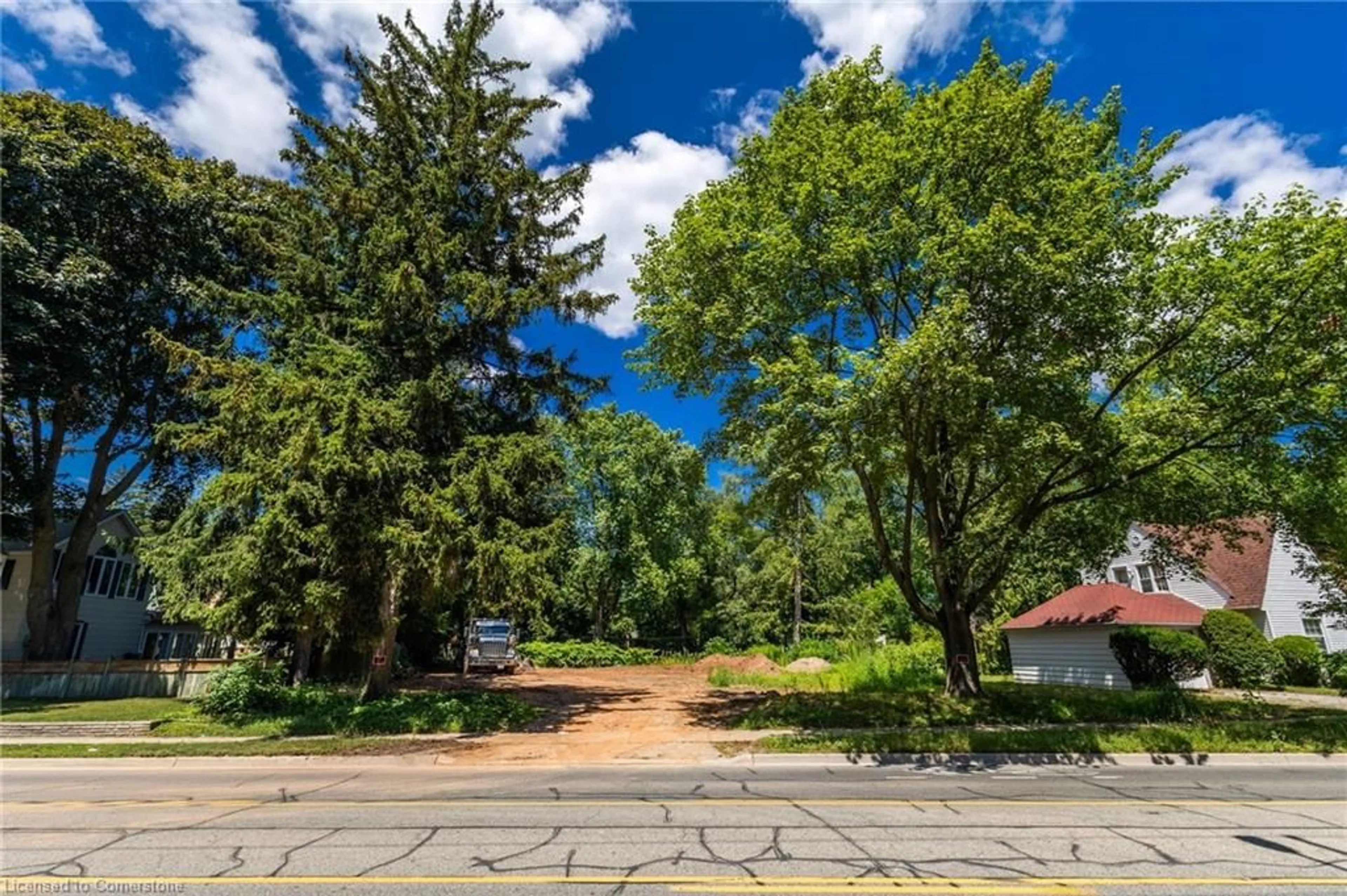 A pic from outside/outdoor area/front of a property/back of a property/a pic from drone, street for 2381 Lakeshore Rd, Burlington Ontario L7R 1B7