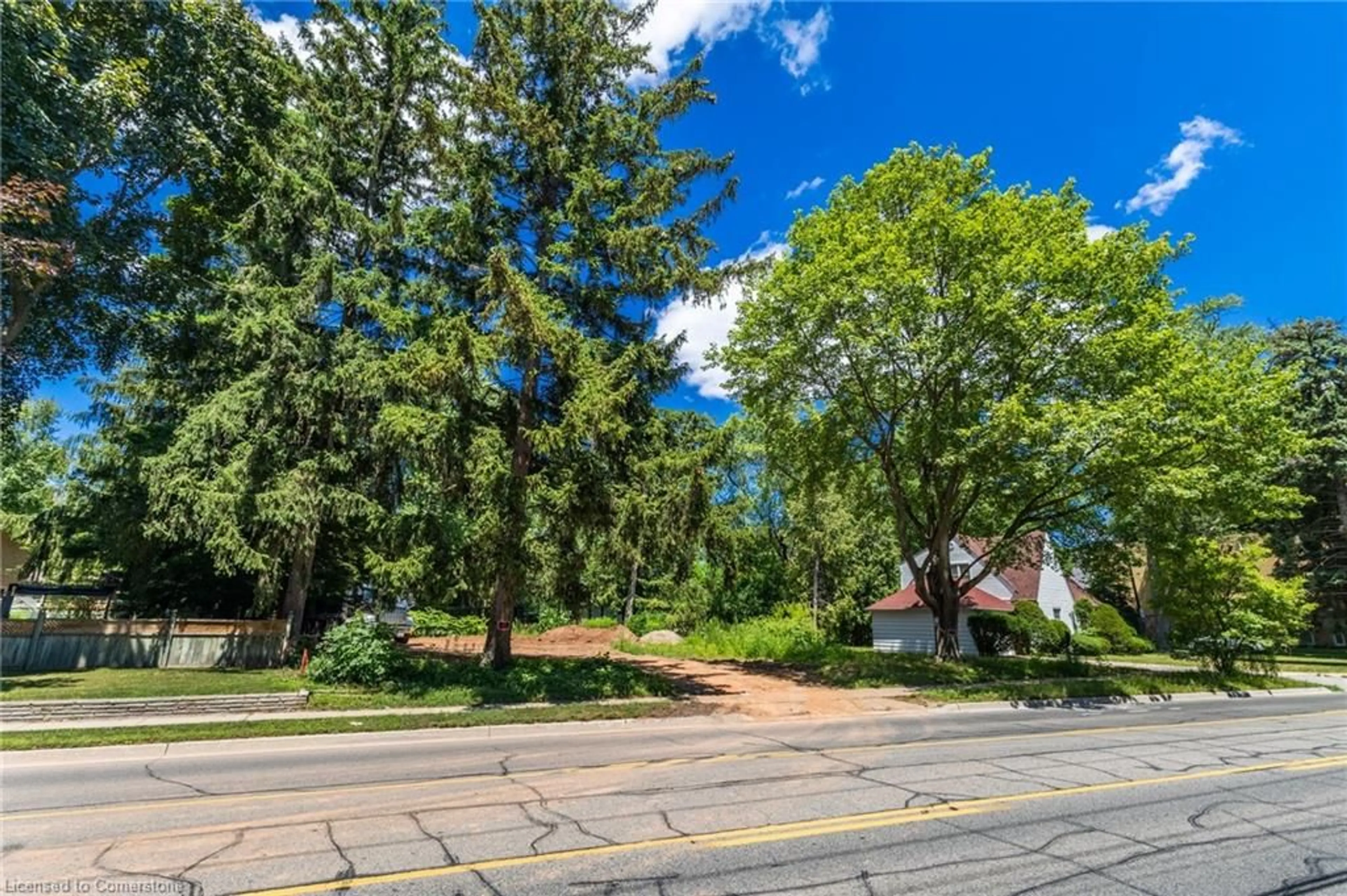 A pic from outside/outdoor area/front of a property/back of a property/a pic from drone, street for 2381 Lakeshore Rd, Burlington Ontario L7R 1B7