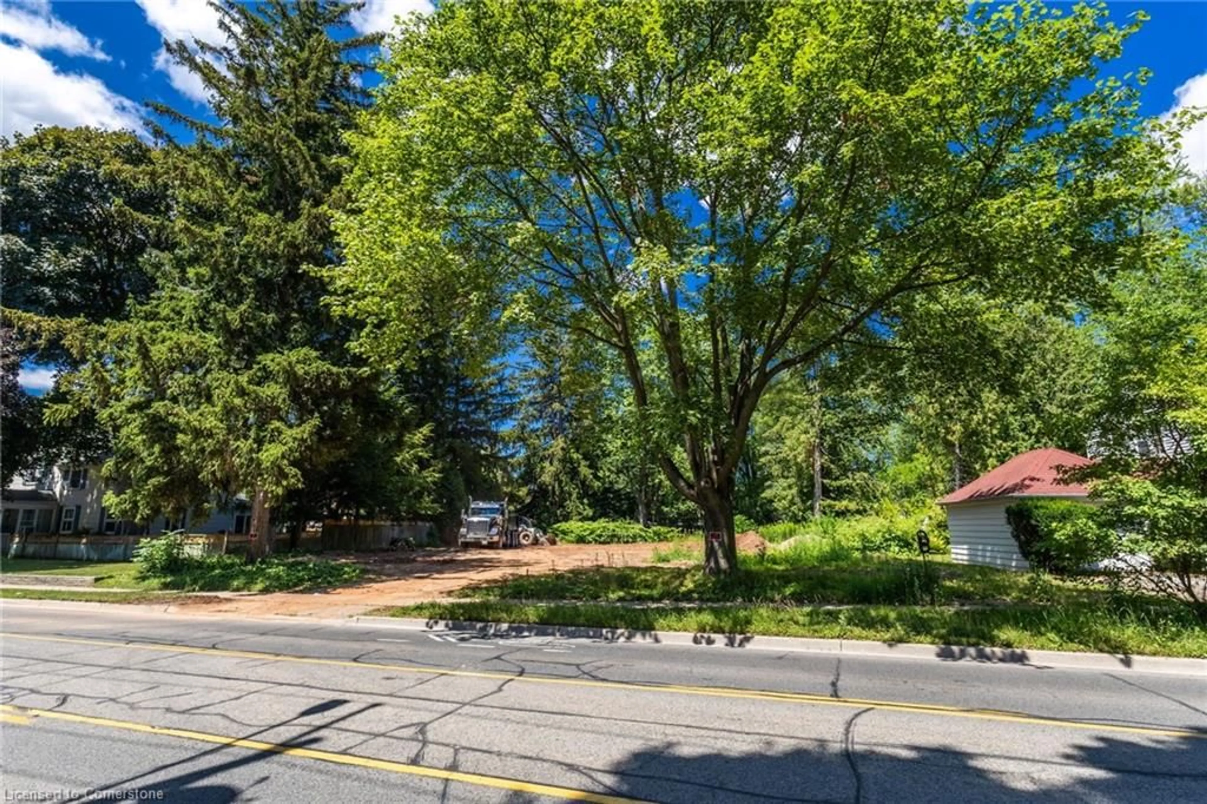 A pic from outside/outdoor area/front of a property/back of a property/a pic from drone, street for 2381 Lakeshore Rd, Burlington Ontario L7R 1B7