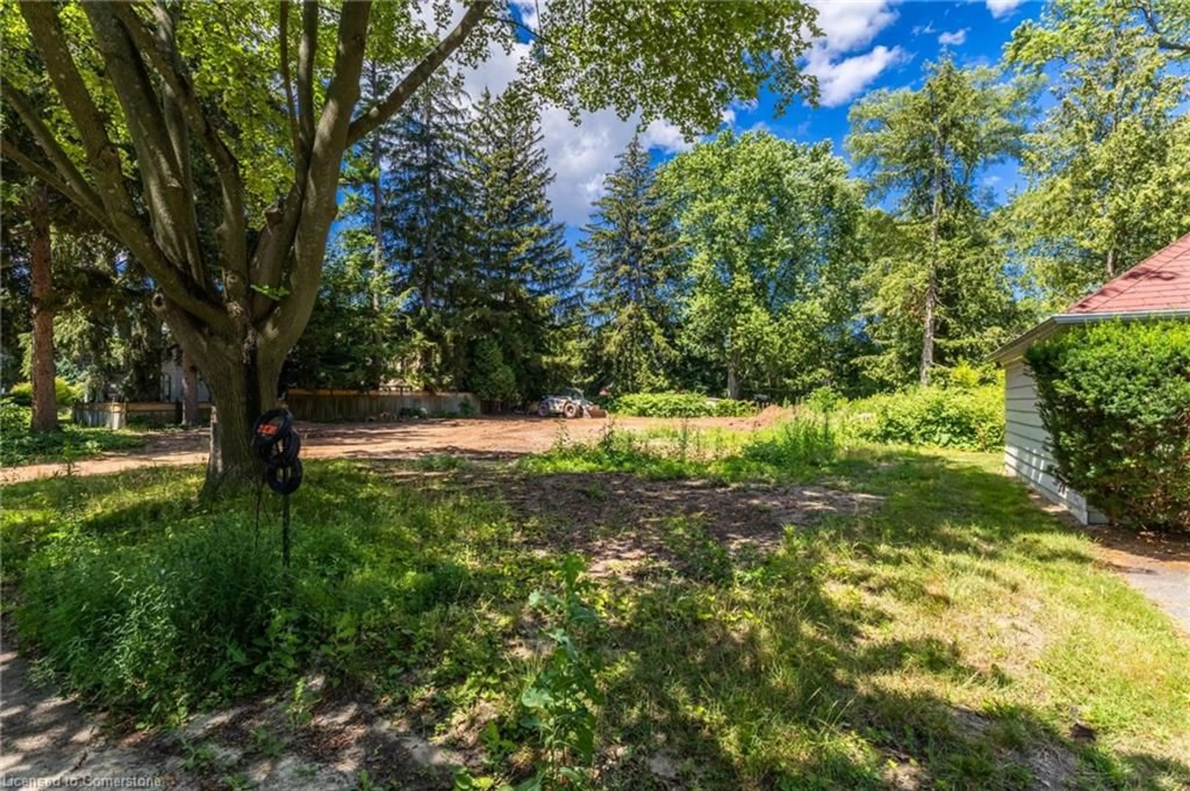 Patio, forest/trees view for 2381 Lakeshore Rd, Burlington Ontario L7R 1B7