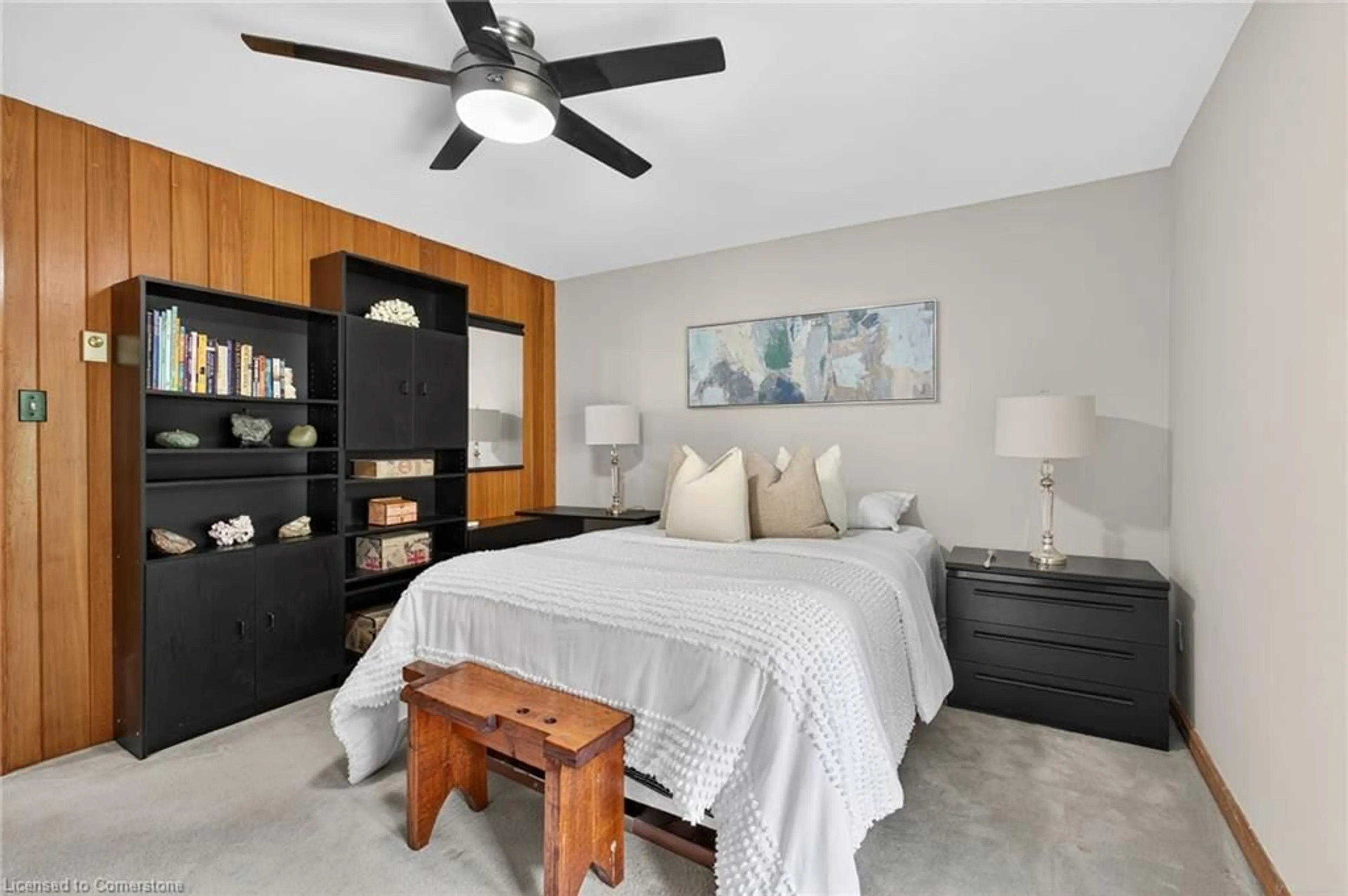 Bedroom with bed, unknown for 2360 8 Side Road, Burlington Ontario L7P 0M7