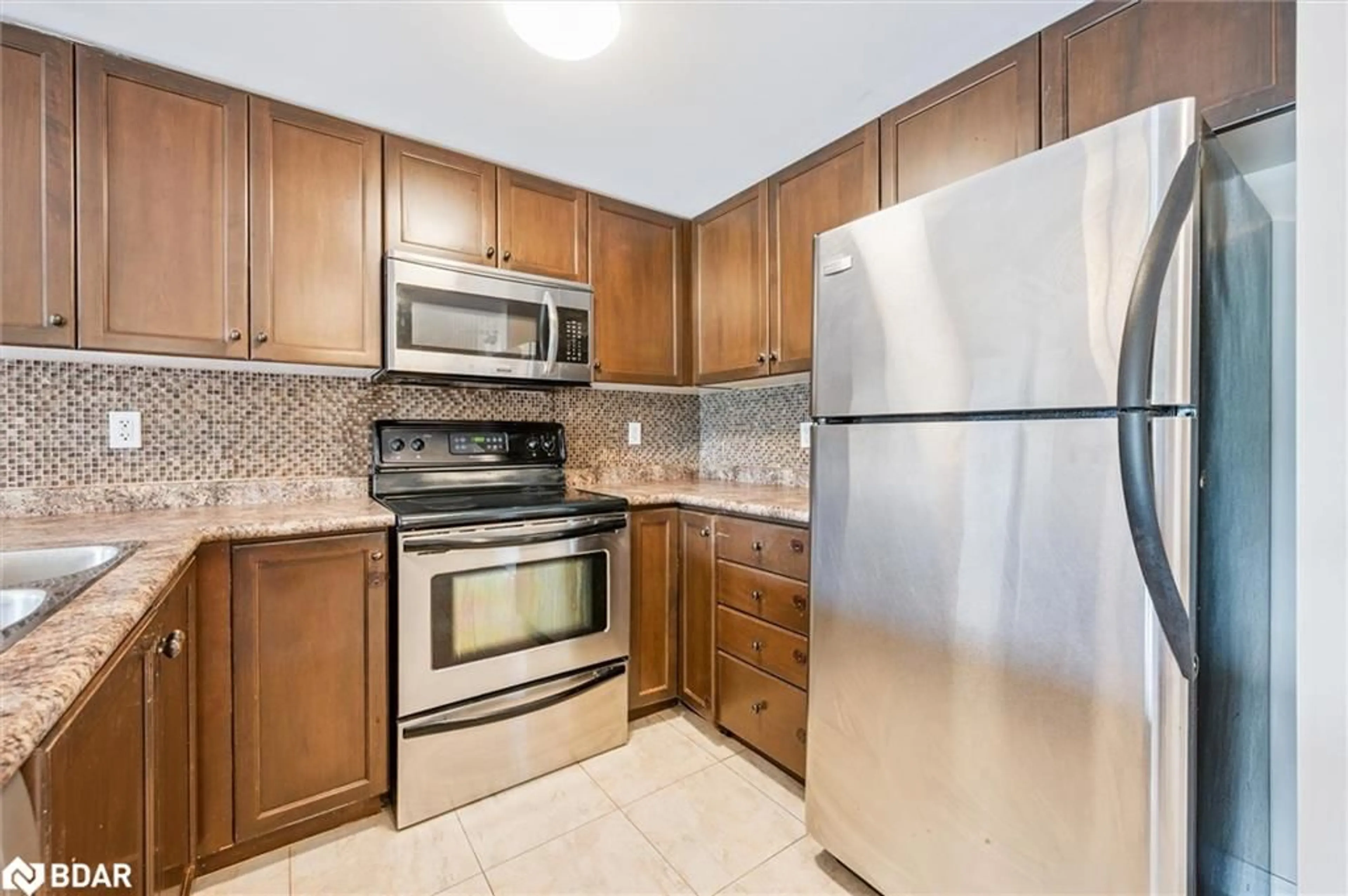 Standard kitchen, ceramic/tile floor for 37 Goodwin St #212, Guelph Ontario N1L 0E6