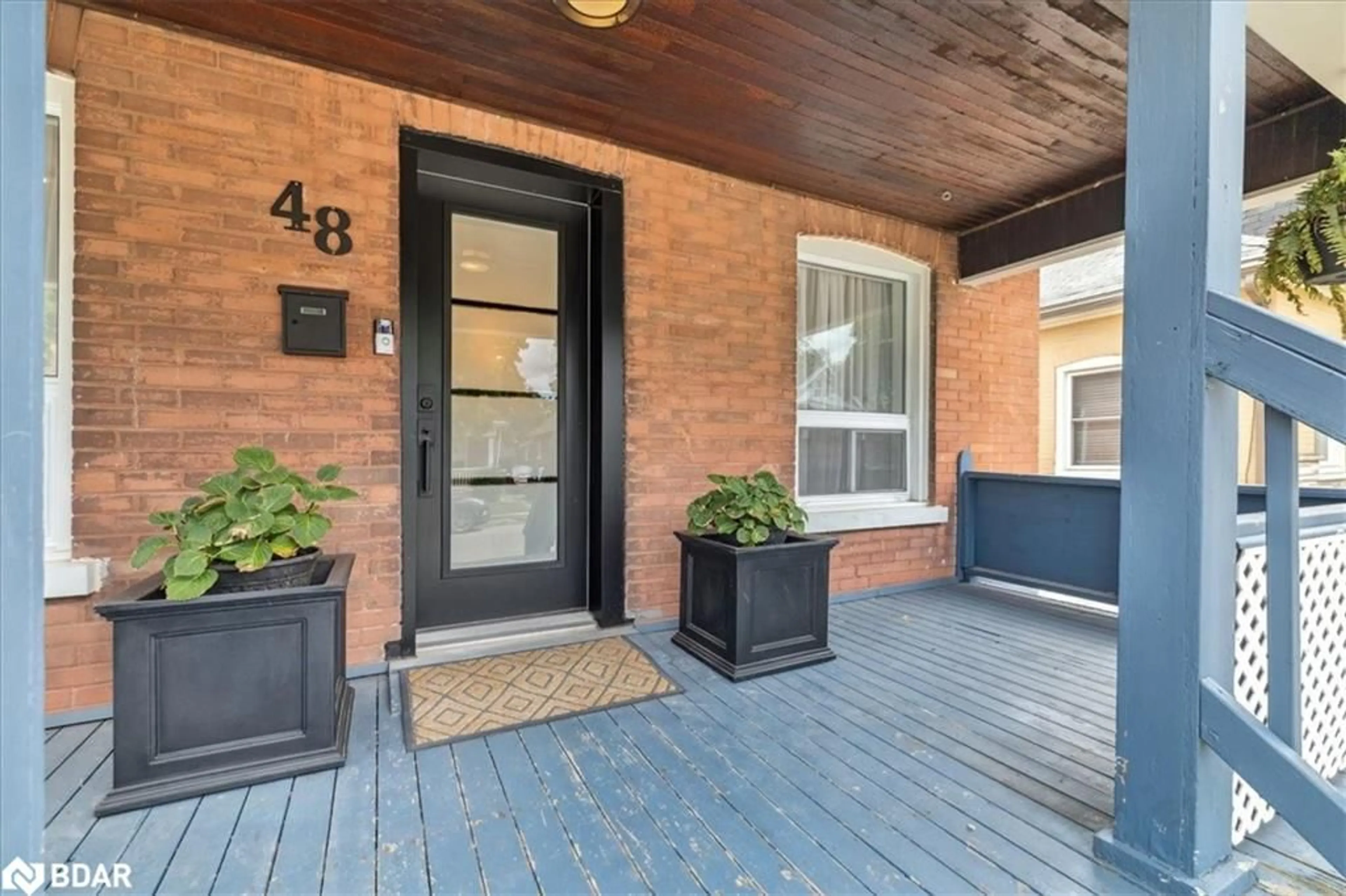 Indoor entryway for 48 Aberdeen Ave, Brantford Ontario N3S 1R8