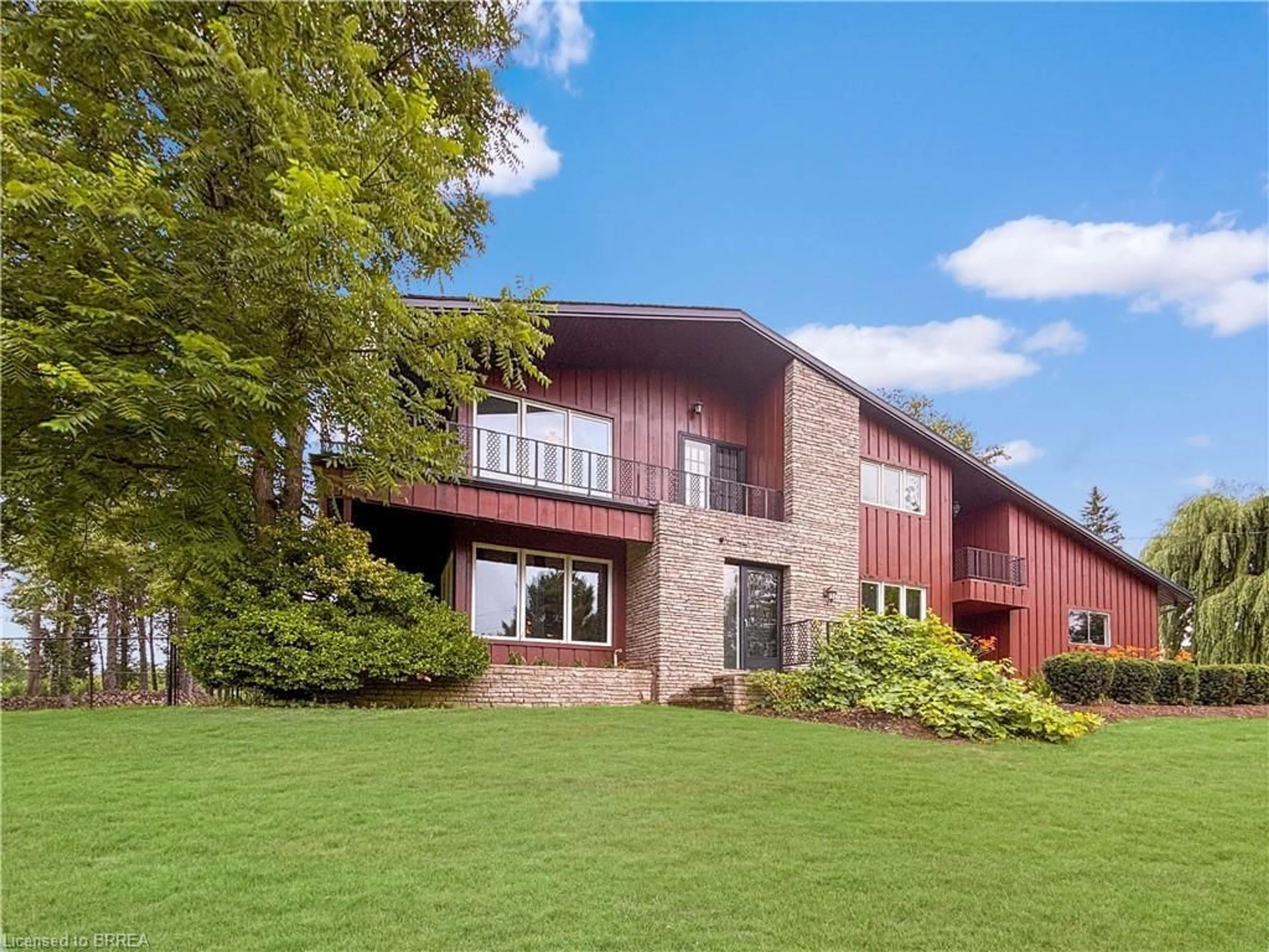Home with brick exterior material, building for 138 Cockshutt Rd, Brantford Ontario N3T 5L6
