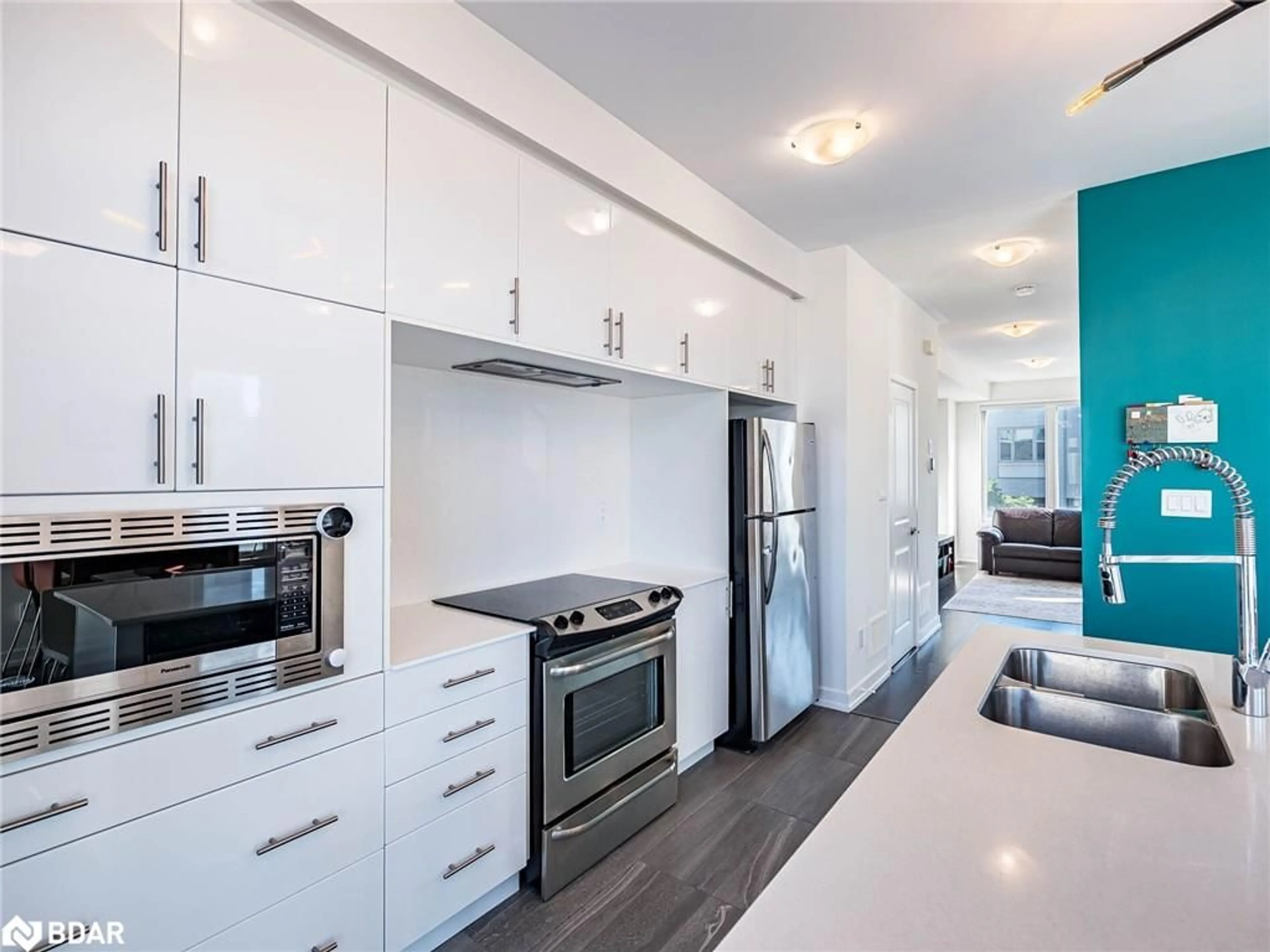 Unknown for 3128 Mintwood Cir, Oakville Ontario L6H 0P2