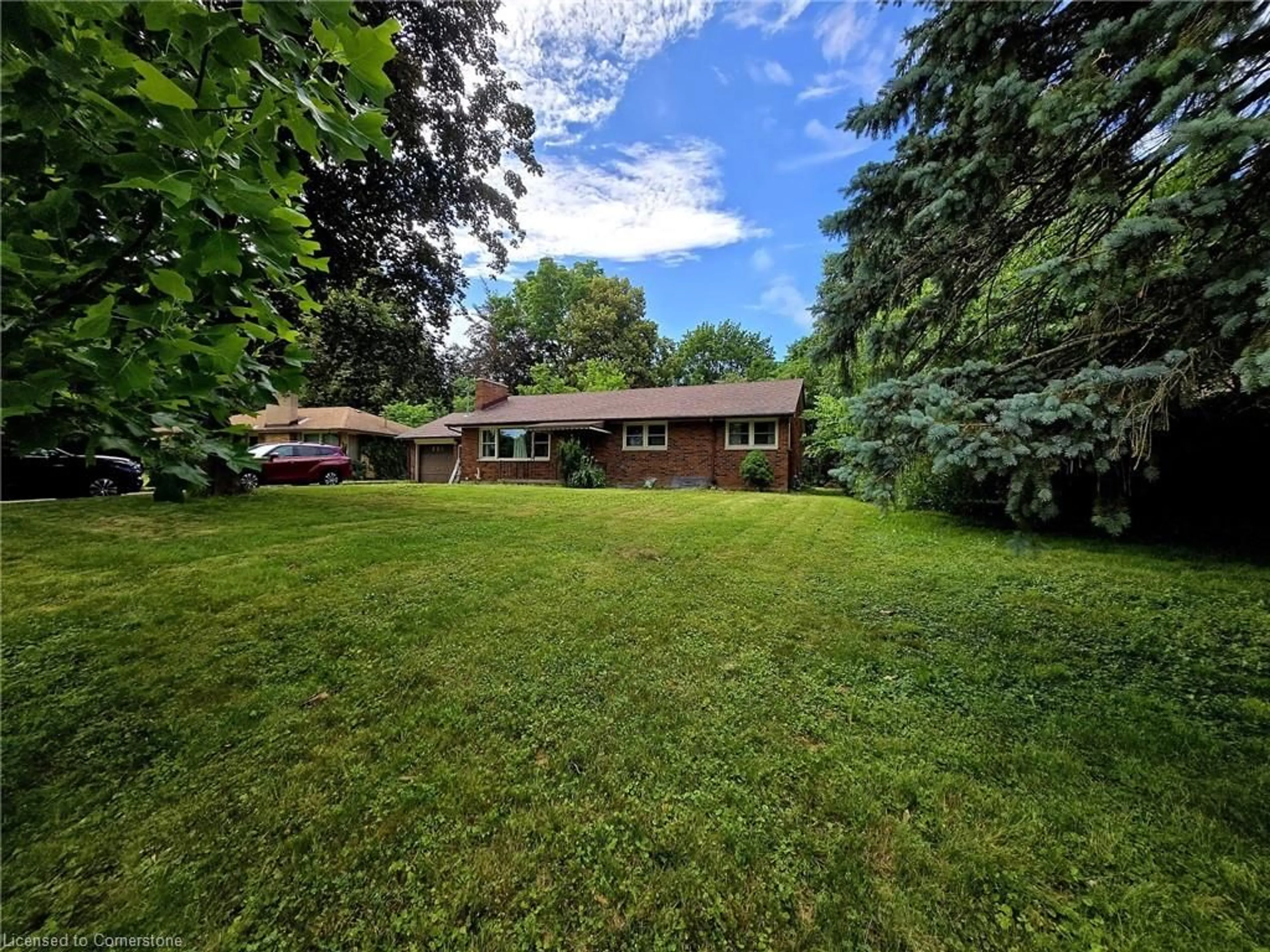 A pic from outside/outdoor area/front of a property/back of a property/a pic from drone, unknown for 291 Neville Dr, London Ontario N6G 1C2