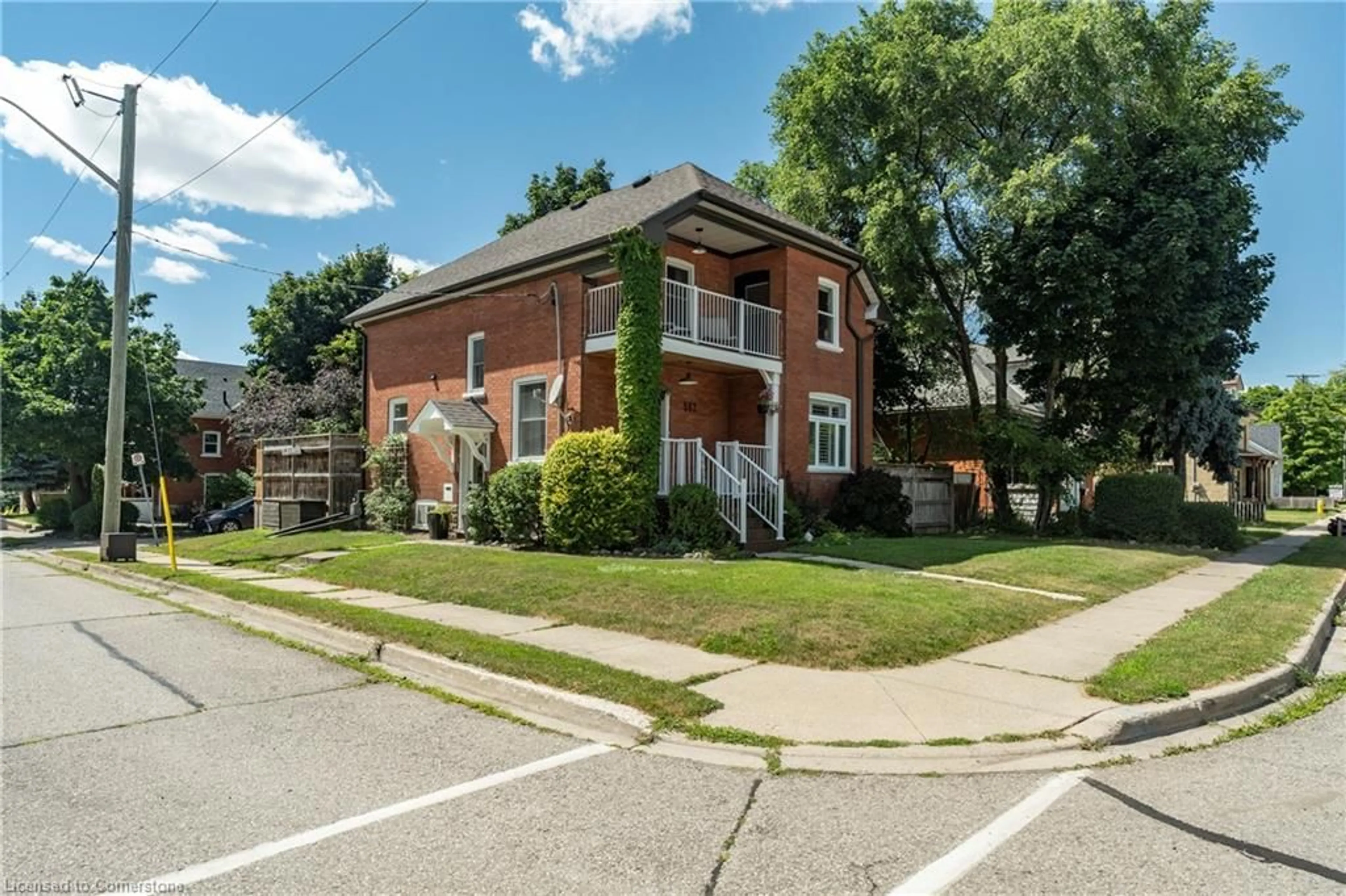Home with brick exterior material, street for 562 Laurel St, Cambridge Ontario N3H 3Z2