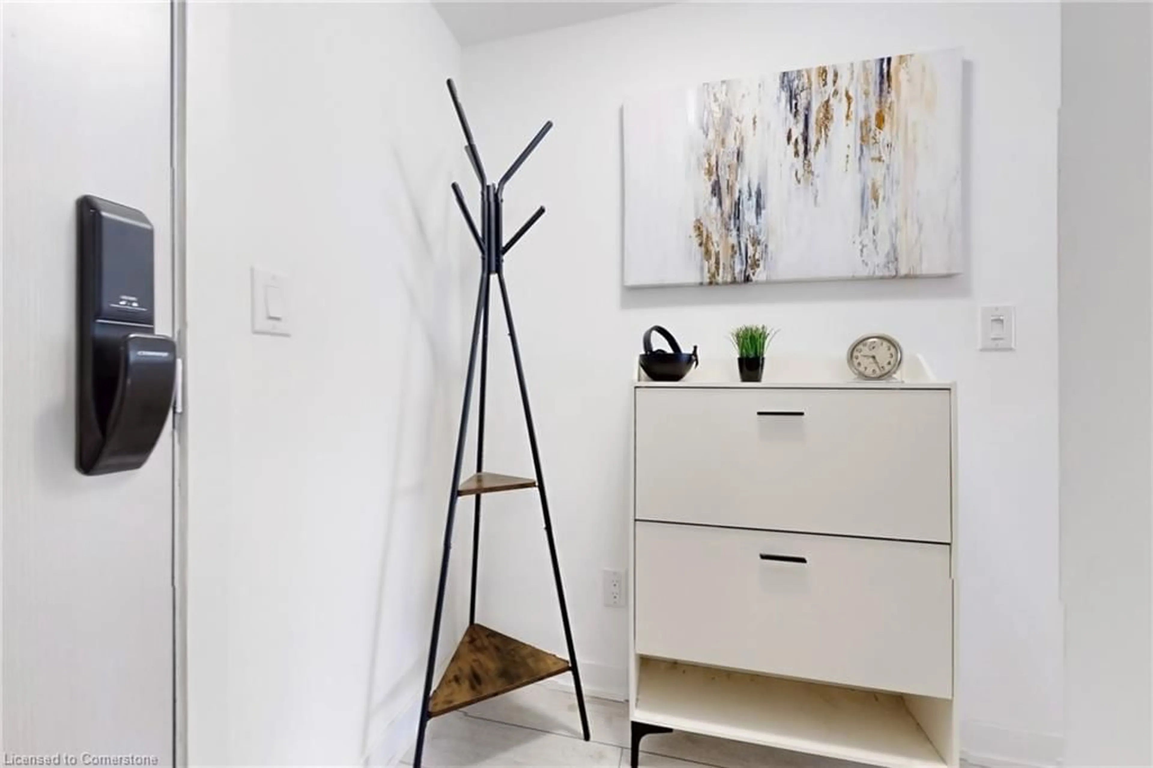 Indoor entryway for 2310 Dakota Common Common #A814, Burlington Ontario L7M 2A8