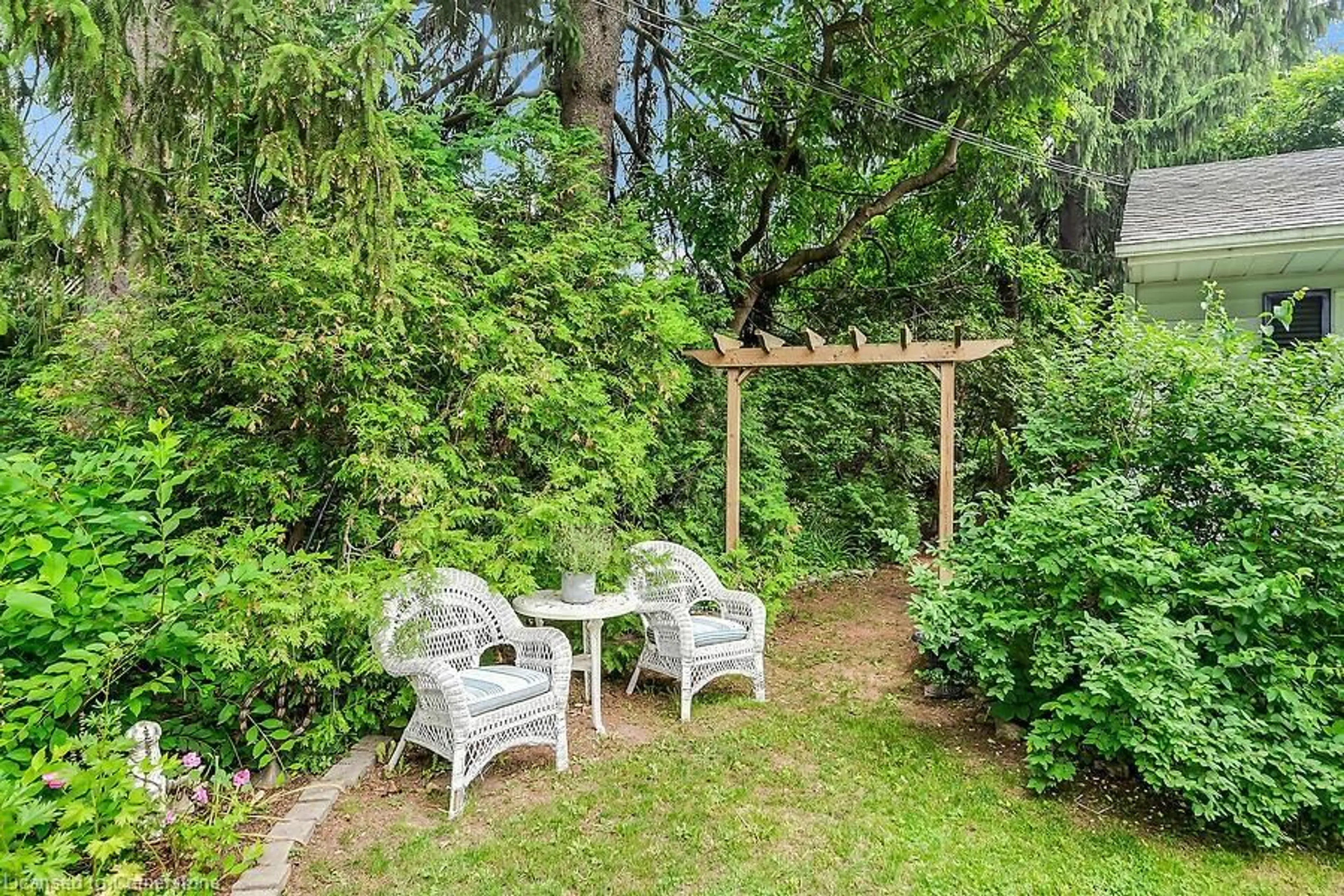 Patio, forest/trees view for 388 Moxley Rd, Dundas Ontario L9H 5L5