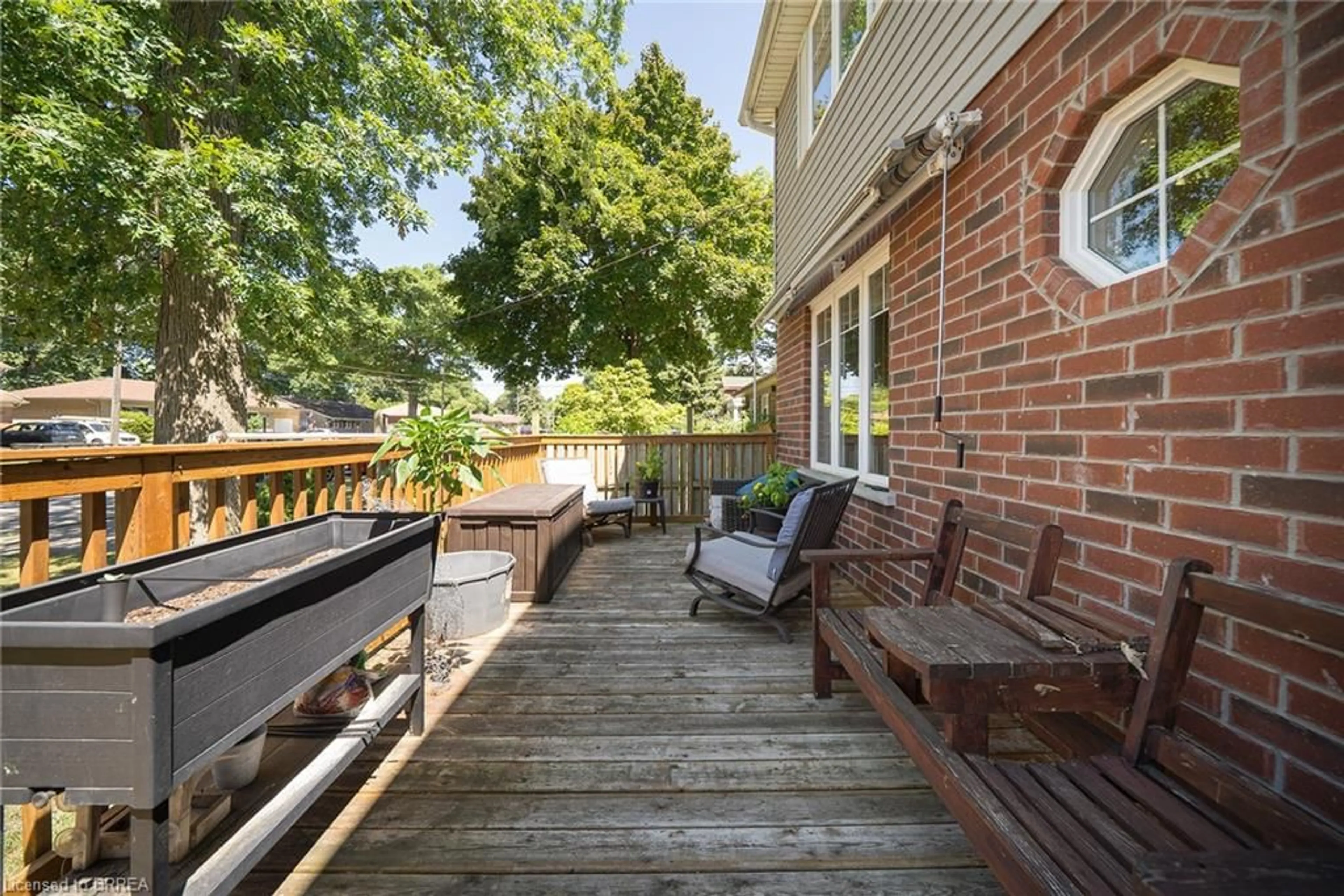 Patio, street for 23 Park Rd, Brantford Ontario N3S 6S7