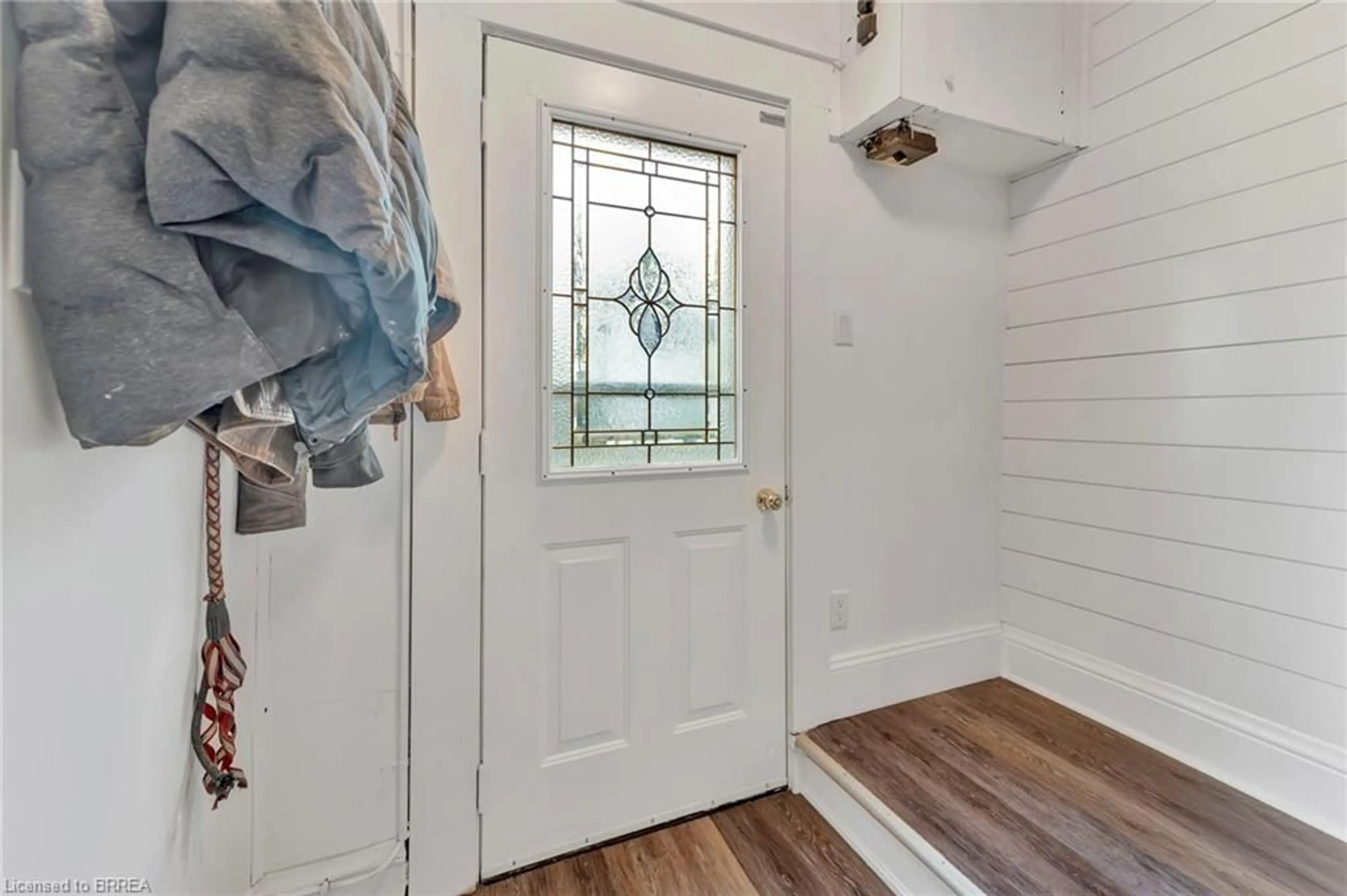 Indoor entryway for 16 John St, Hagersville Ontario N0A 1H0
