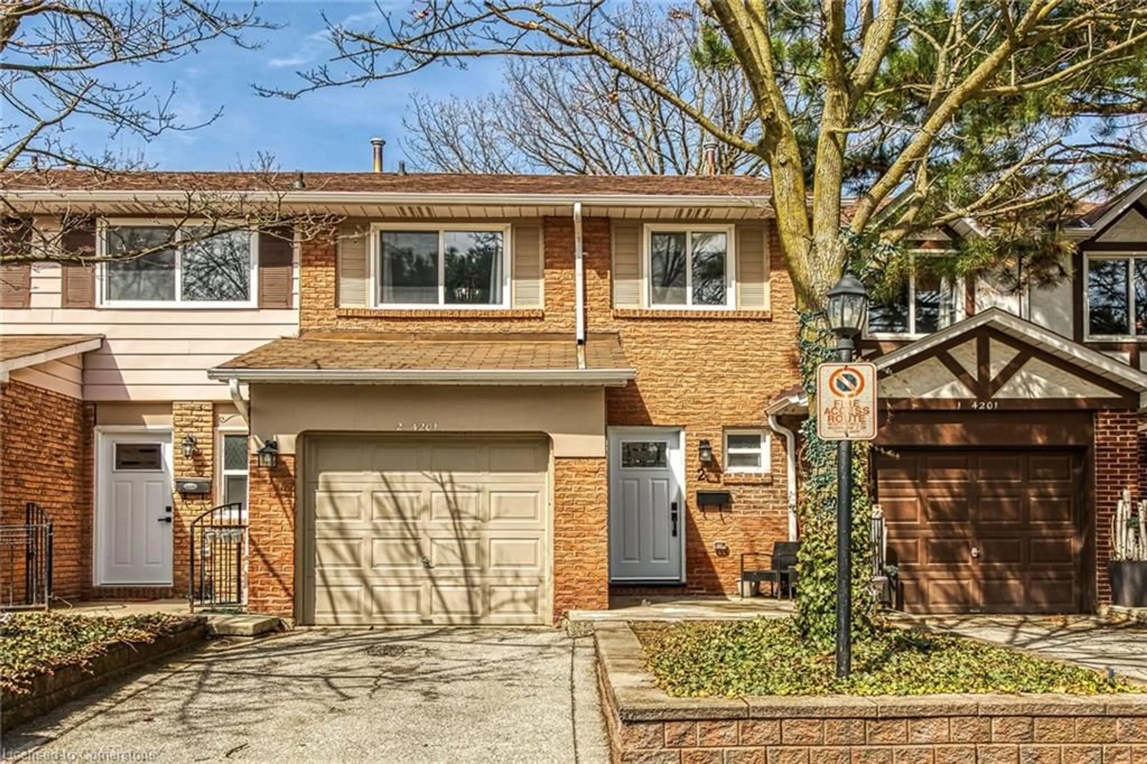 Home with brick exterior material, street for 4201 Longmoor Dr #2, Burlington Ontario L7L 5J9