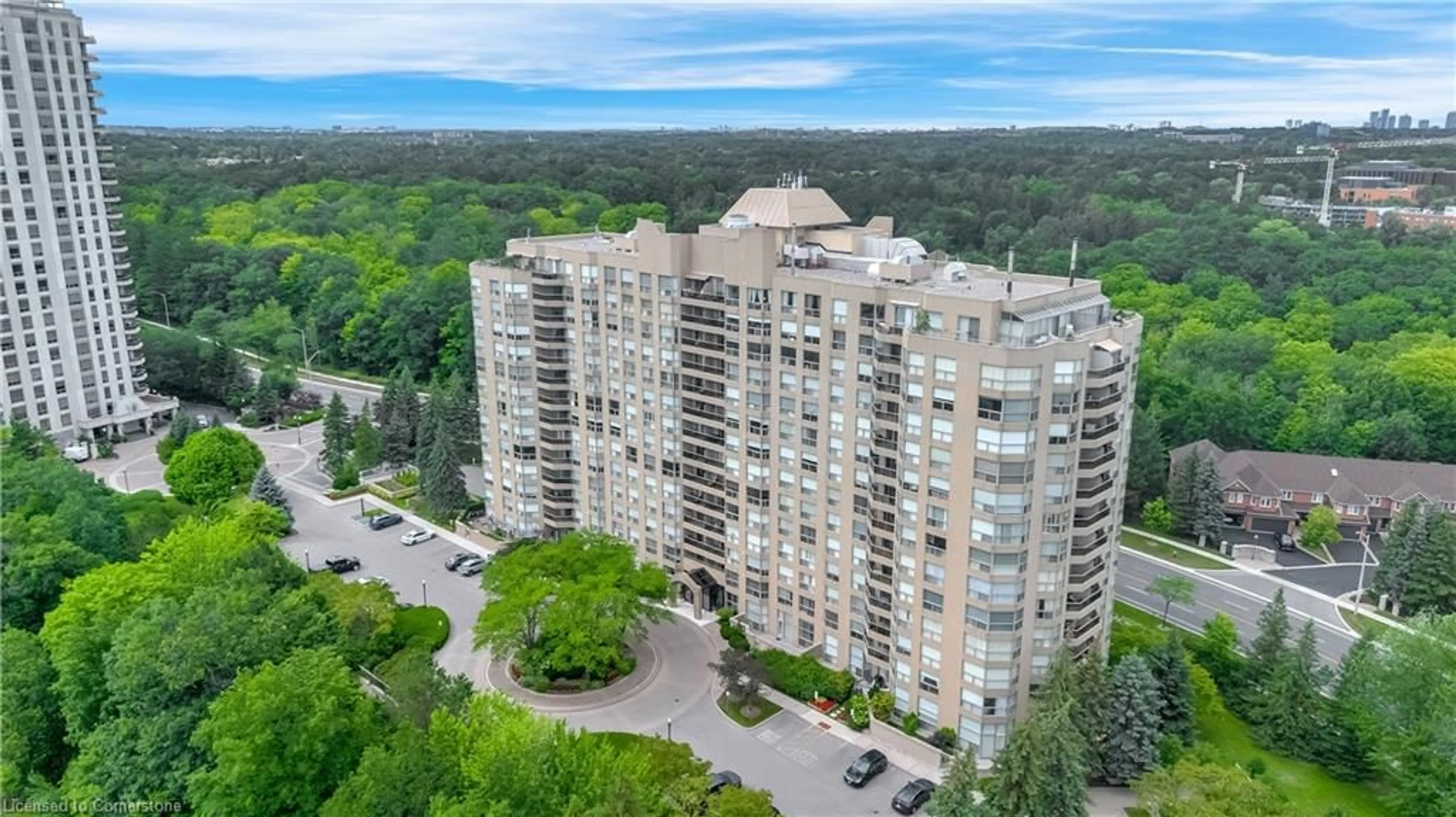 A pic from outside/outdoor area/front of a property/back of a property/a pic from drone, unknown for 1800 The Collegeway Way #704, Mississauga Ontario L5L 5S4
