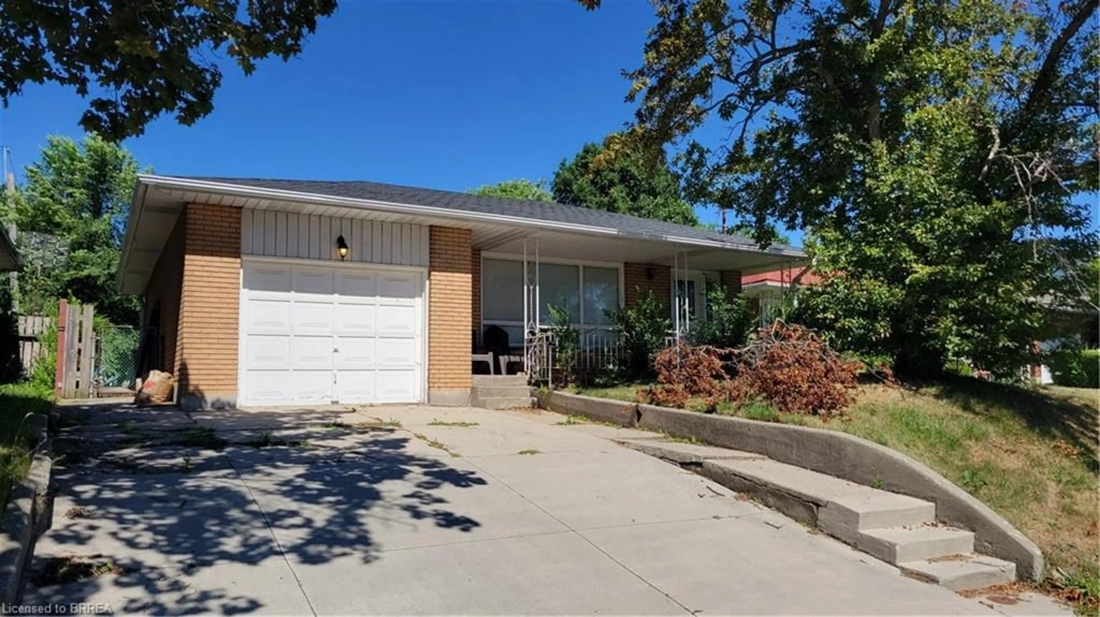 Unknown for 698 West 5th St, Hamilton Ontario L9C 3R2