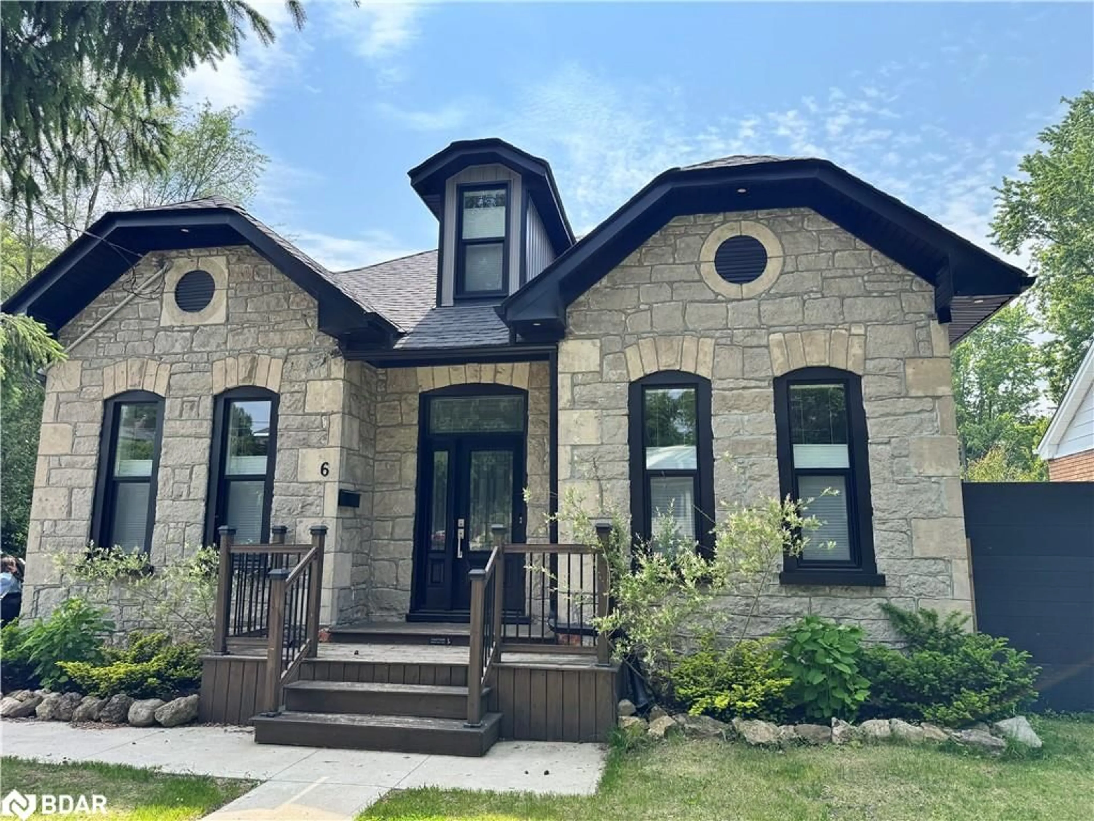 Home with brick exterior material, street for 6 Elgin St, Cambridge Ontario N1R 5G7