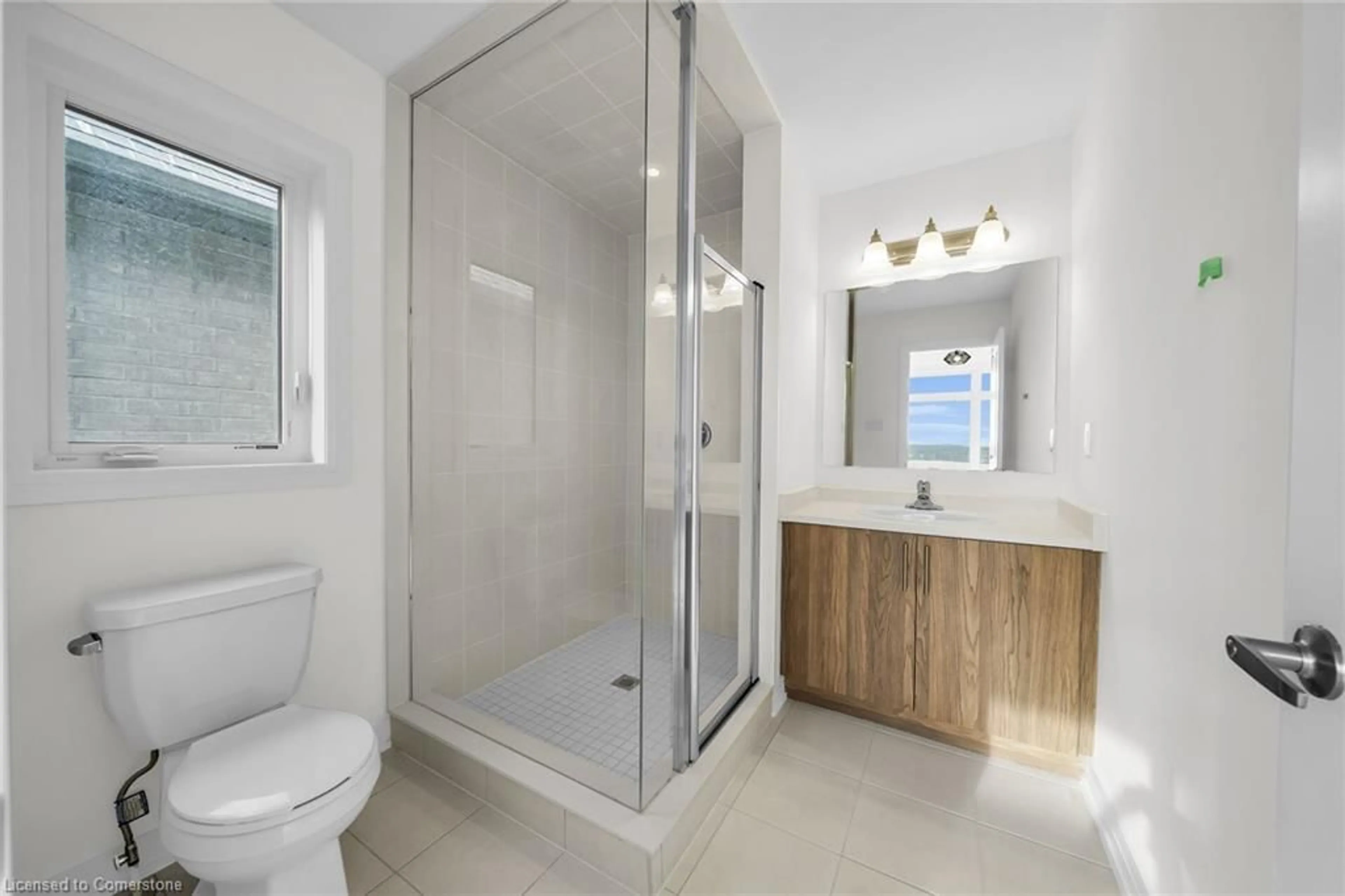 Standard bathroom, ceramic/tile floor for 55 Teskey Cres, Hamilton Ontario L0R 1C0