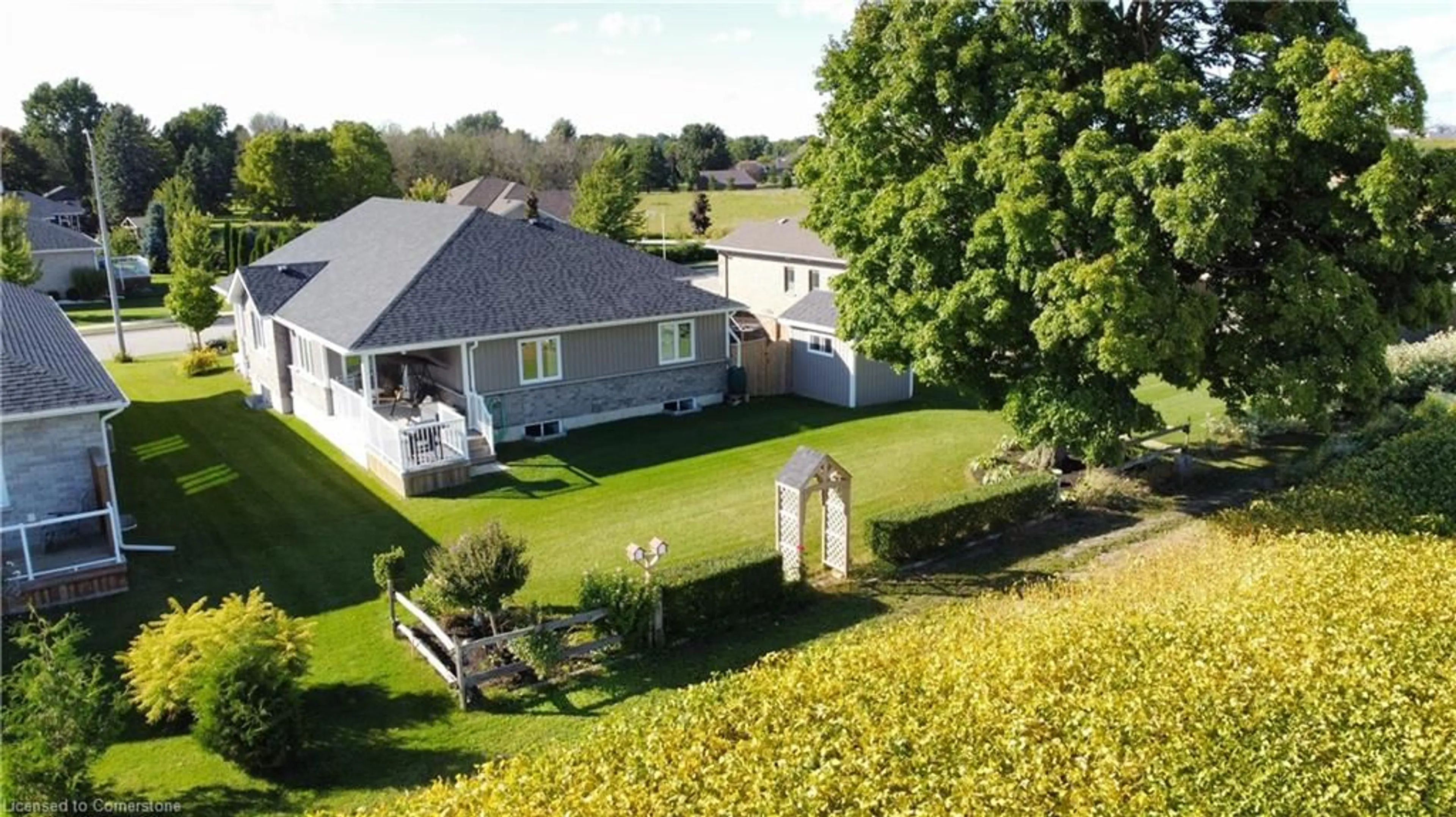 A pic from outside/outdoor area/front of a property/back of a property/a pic from drone, unknown for 480 Grand Trunk St, Palmerston Ontario N0G 2P0