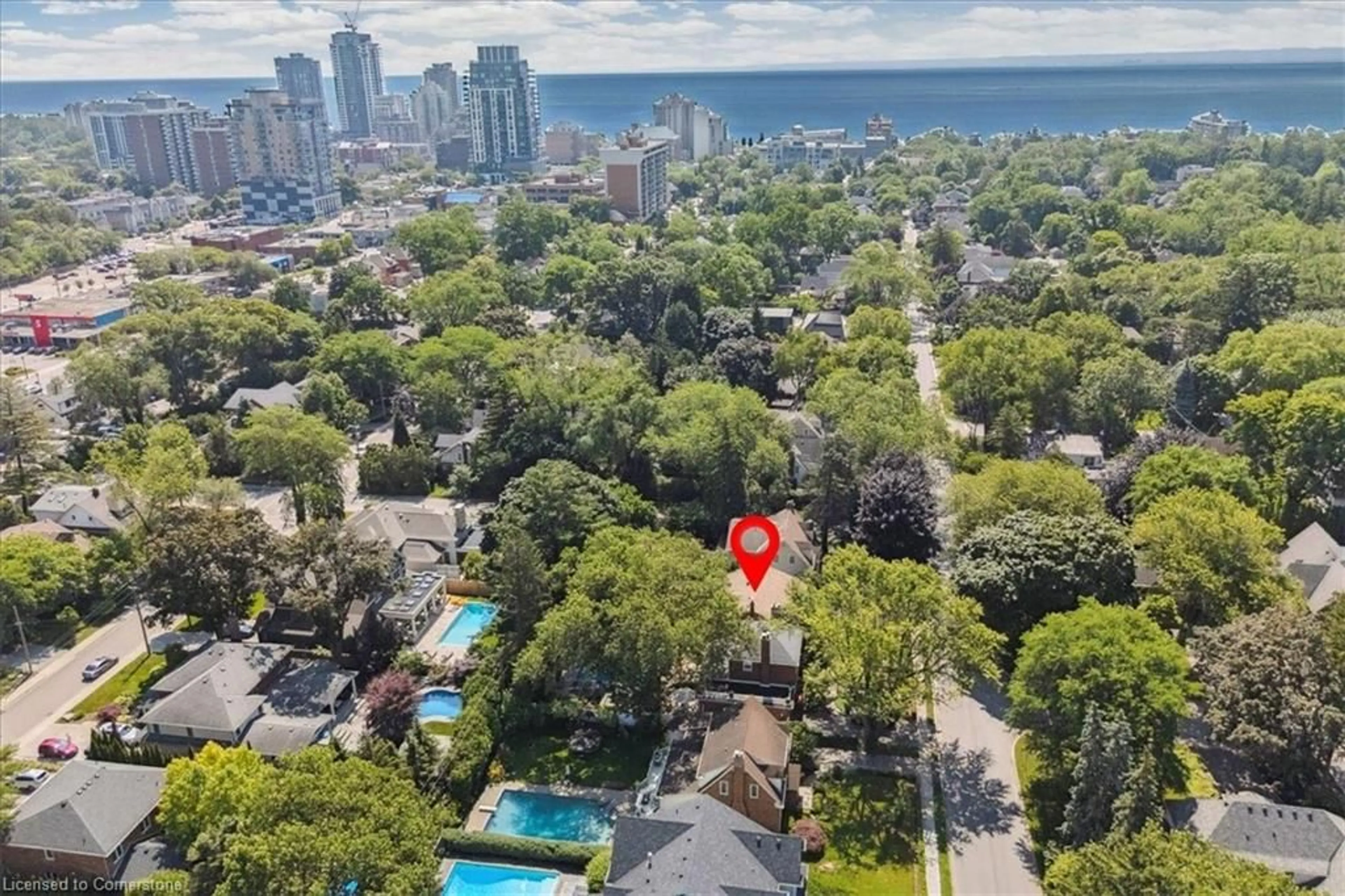 A pic from outside/outdoor area/front of a property/back of a property/a pic from drone, city buildings view from balcony for 607 Hurd Ave, Burlington Ontario L7S 1T4
